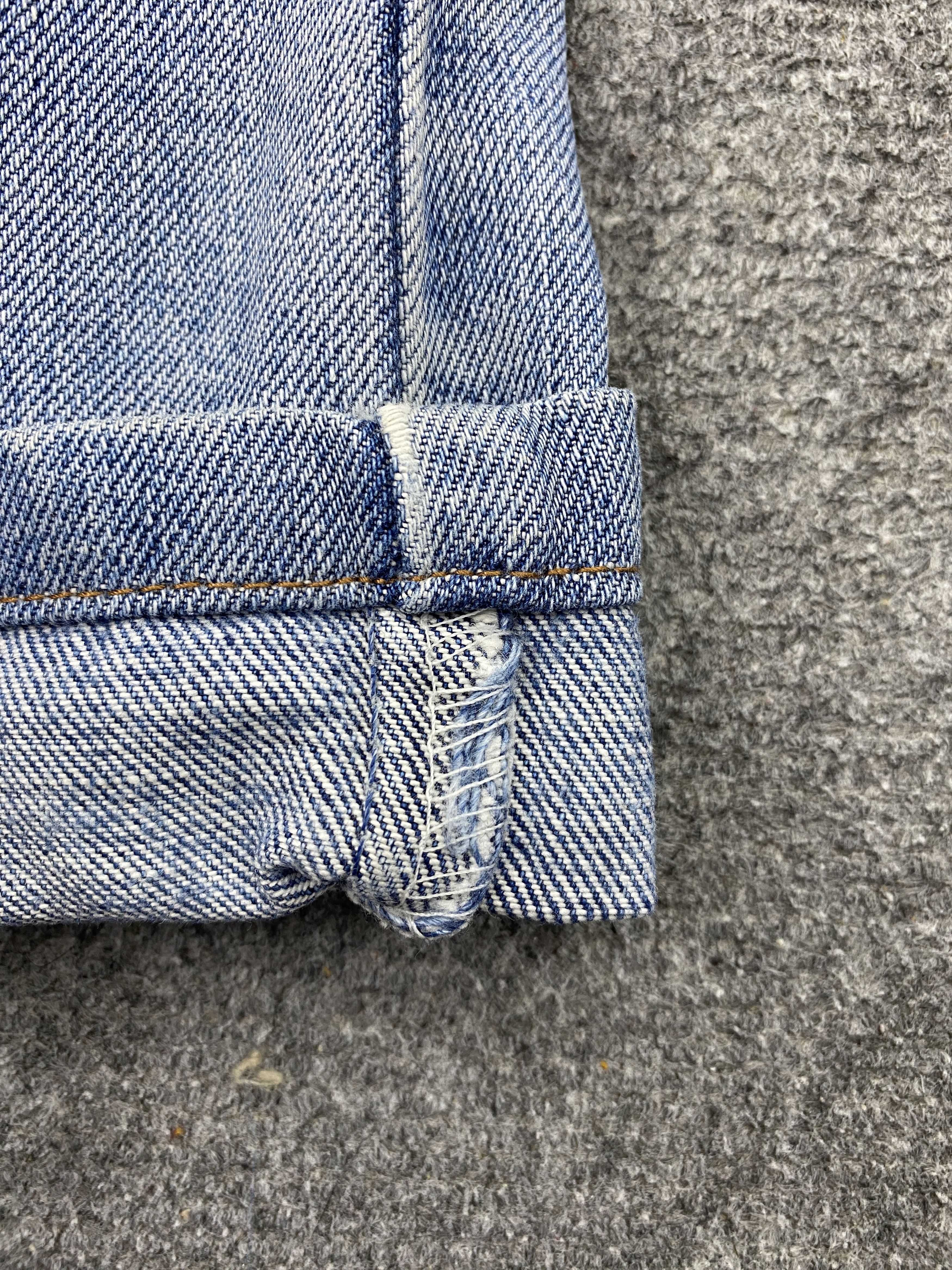 Vintage 90s Levi's 517 Flared Bootcut Jeans