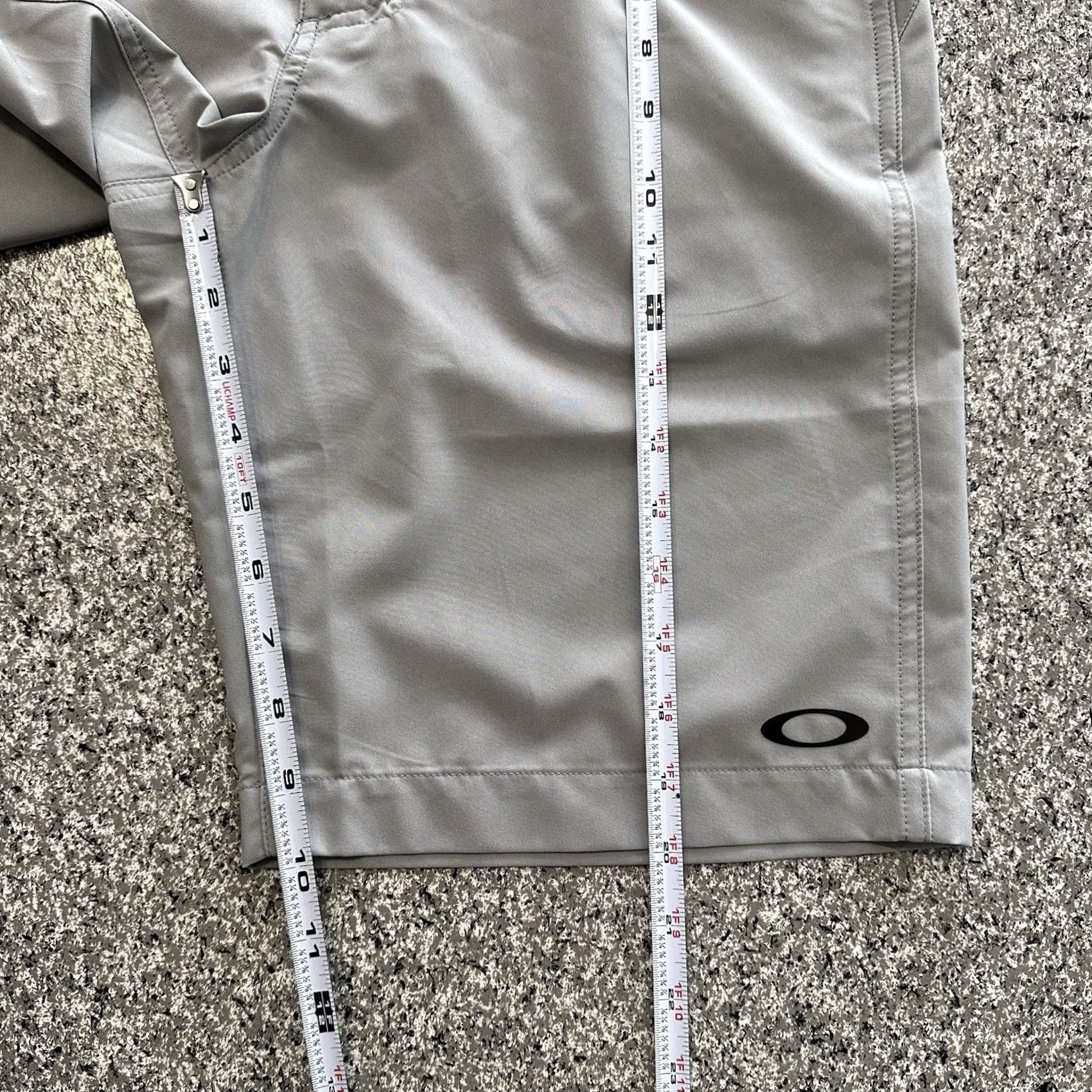Oakley Oakley Baseline Hybrid 21 2.0 Shorts Mens 30 Gray Chino Flat Front Casual Pockets Stretch 10” Inseam XS-? No, use provided. Size US 30 / EU 46 - 7 Thumbnail