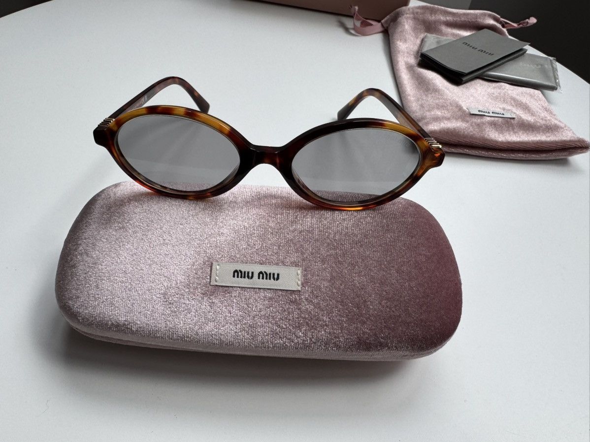 Miu Miu × Vintage NEW Miu Miu sunglasses MU 04ZS 21C40O Size ONE SIZE - 4 Thumbnail