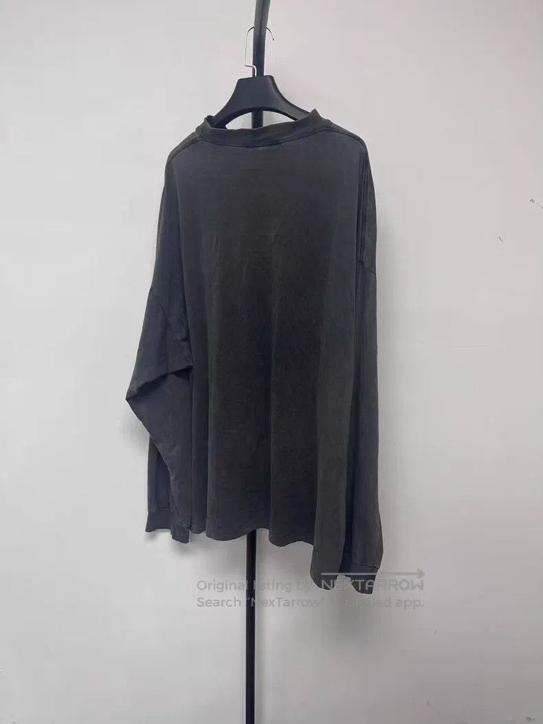 Balenciaga Balenciaga Letter Printed Pattern Round Neck Long Sleeve T Size US XL / EU 56 / 4 - 2 Thumbnail