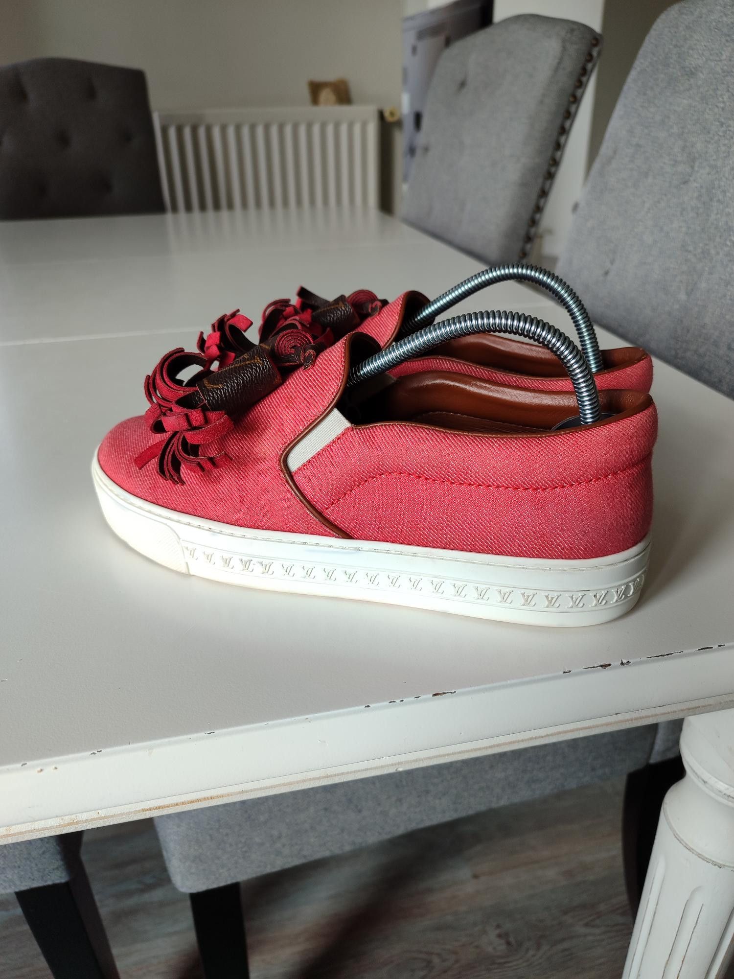 Louis Vuitton SLIP ON LOUIS VUITTON DESTINATION Size US 7 / IT 37 - 9 Thumbnail