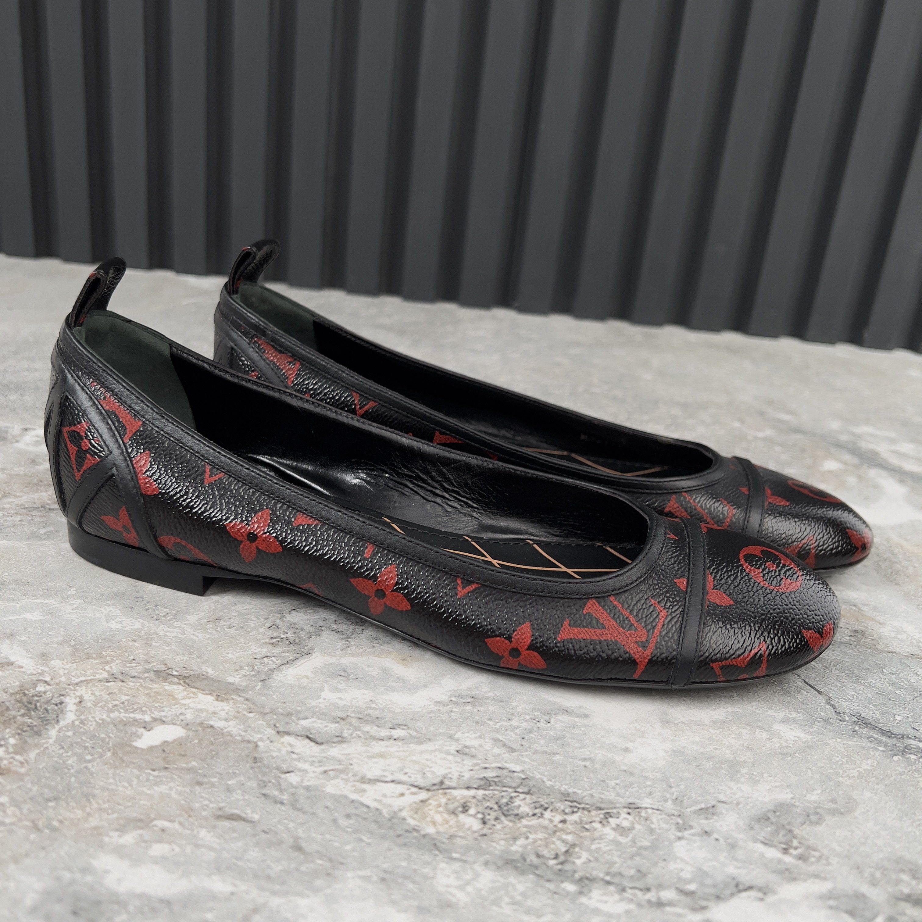 Louis Vuitton INFRAROUG Revival Ballet Flat Monogram Size US 7.5 / IT 37.5 - 5 Thumbnail
