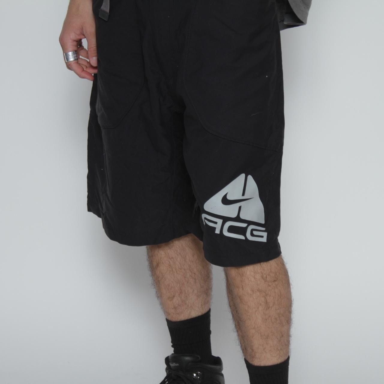 Nike ACG BLACK TECHNICAL LIGHTWEIGHT BIG POCKET SHORTS BY NIKE ACG Size US 37 - 4 Thumbnail