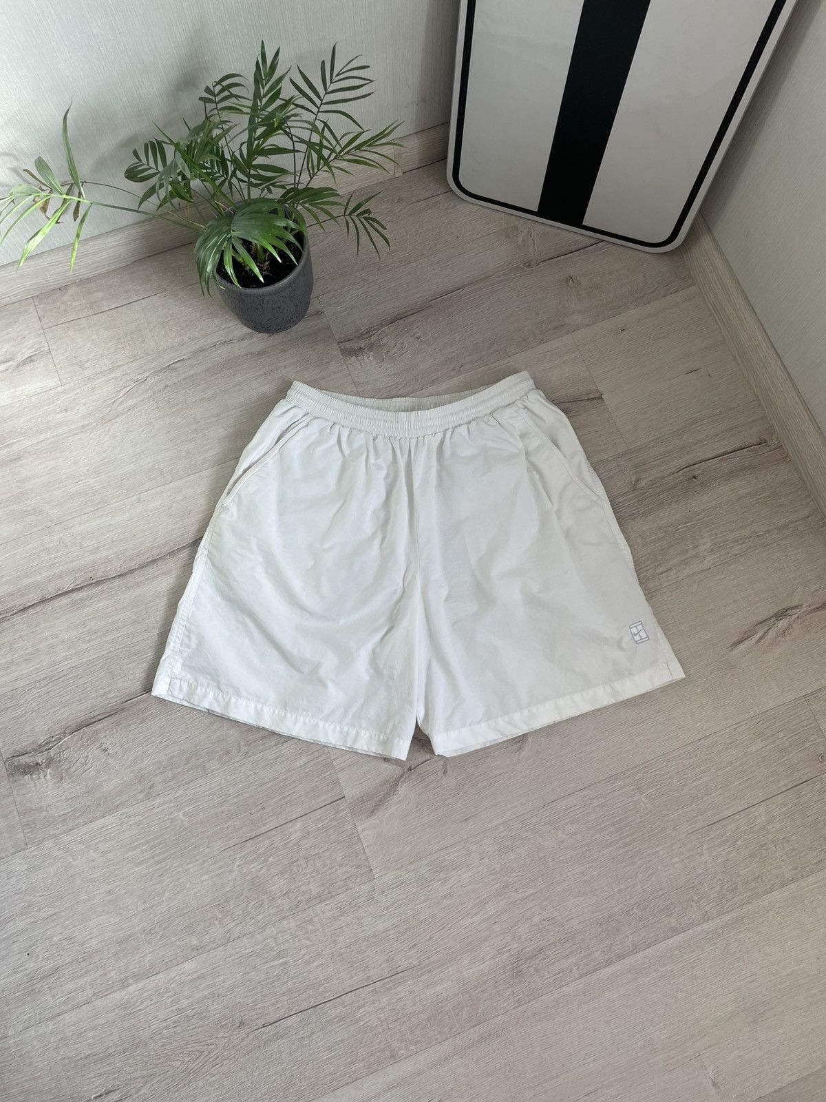 Nike Rare Vintage Nike Court Shorts White Nylon Tennis Golf Acg Size US 32 / EU 48 - 1 Thumbnail