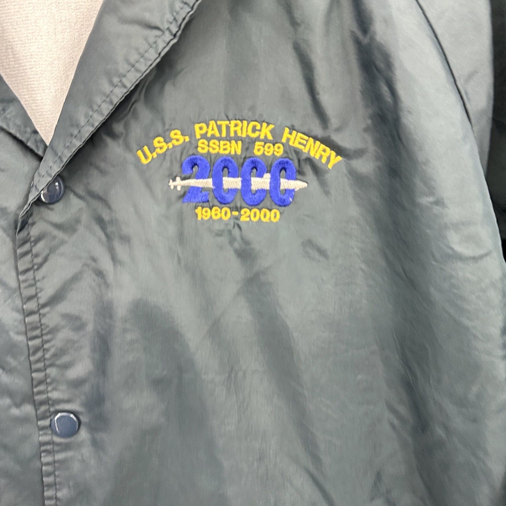 Vintage VINTAGE Navy Submarine Windbreaker Jacket Mens XL Navy, Submarine, Military, Italy 2000 USS SSBN 599 PatricK Henry US Navy Auburn Windbreaker Jacket Size US XL / EU 56 / 4 - 5 Thumbnail