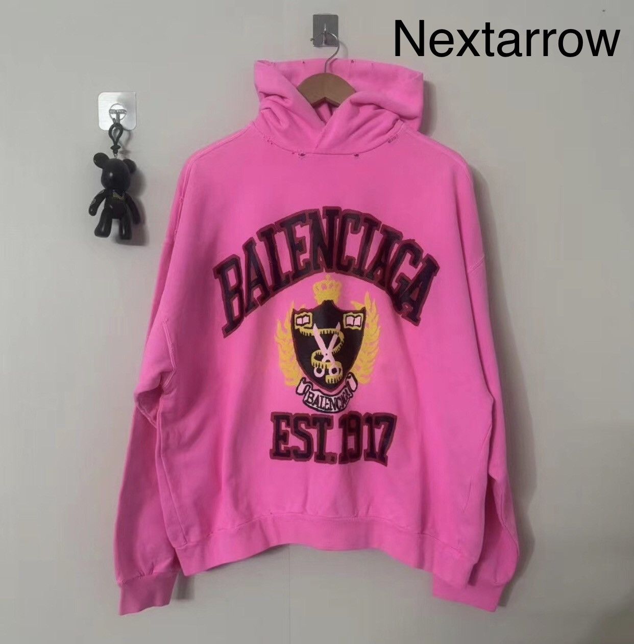 Balenciaga Balenciaga pink scissor letter logo hoodie 2412-Nextarrow Size US S / EU 44-46 / 1 - 1 Thumbnail