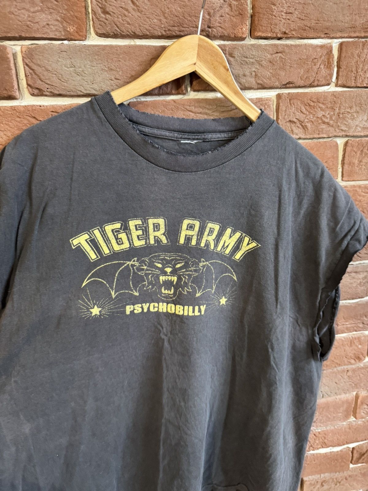 Band Tees Vintage 00s Tiger Army Psychobilly Distressed Punk Band Tee Size US L / EU 52-54 / 3 - 7 Thumbnail