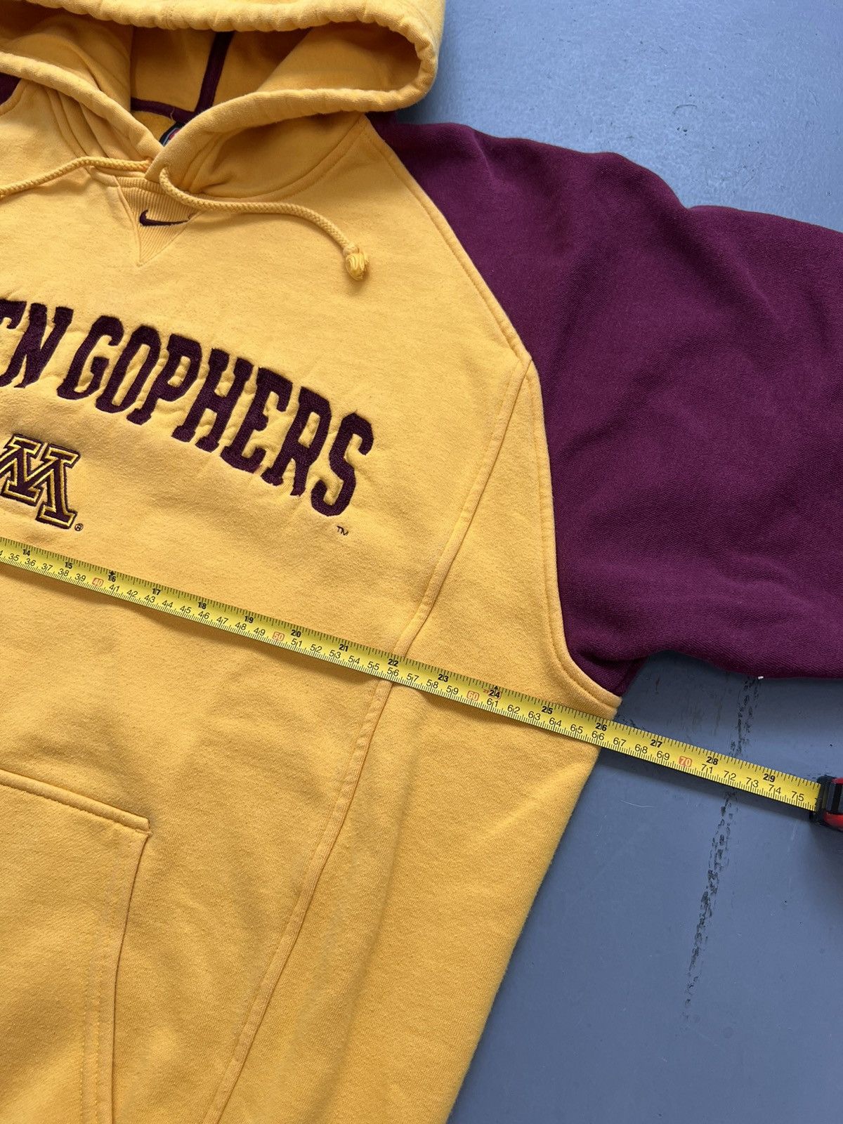 Nike × Vintage Vintage Y2K Nike Team Minnesota Gophers center swoosh hoodie Size US L / EU 52-54 / 3 - 6 Thumbnail