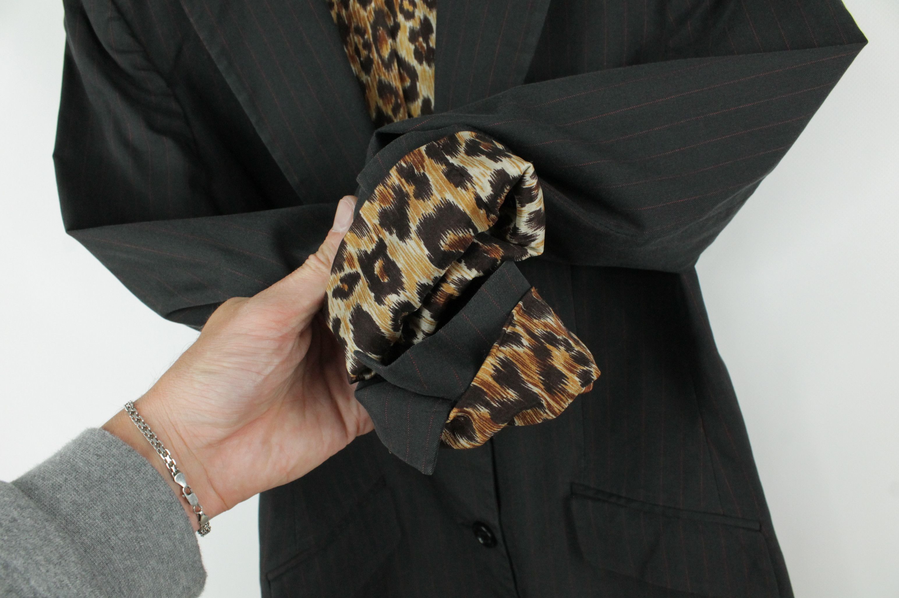 Dolce & Gabbana Dolce & Gabbana Slim Fit Pinstripe Blazer Leopard Lining Size M / US 6-8 / IT 42-44 - 7 Thumbnail