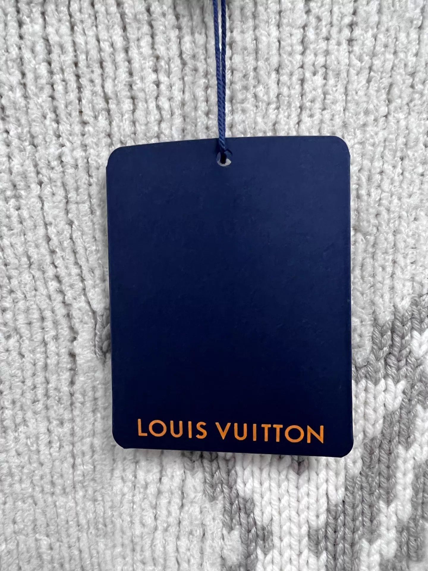 Louis Vuitton LV 26 New Ivory Embroidered Sweater M Size M / US 6-8 / IT 42-44 - 3 Thumbnail