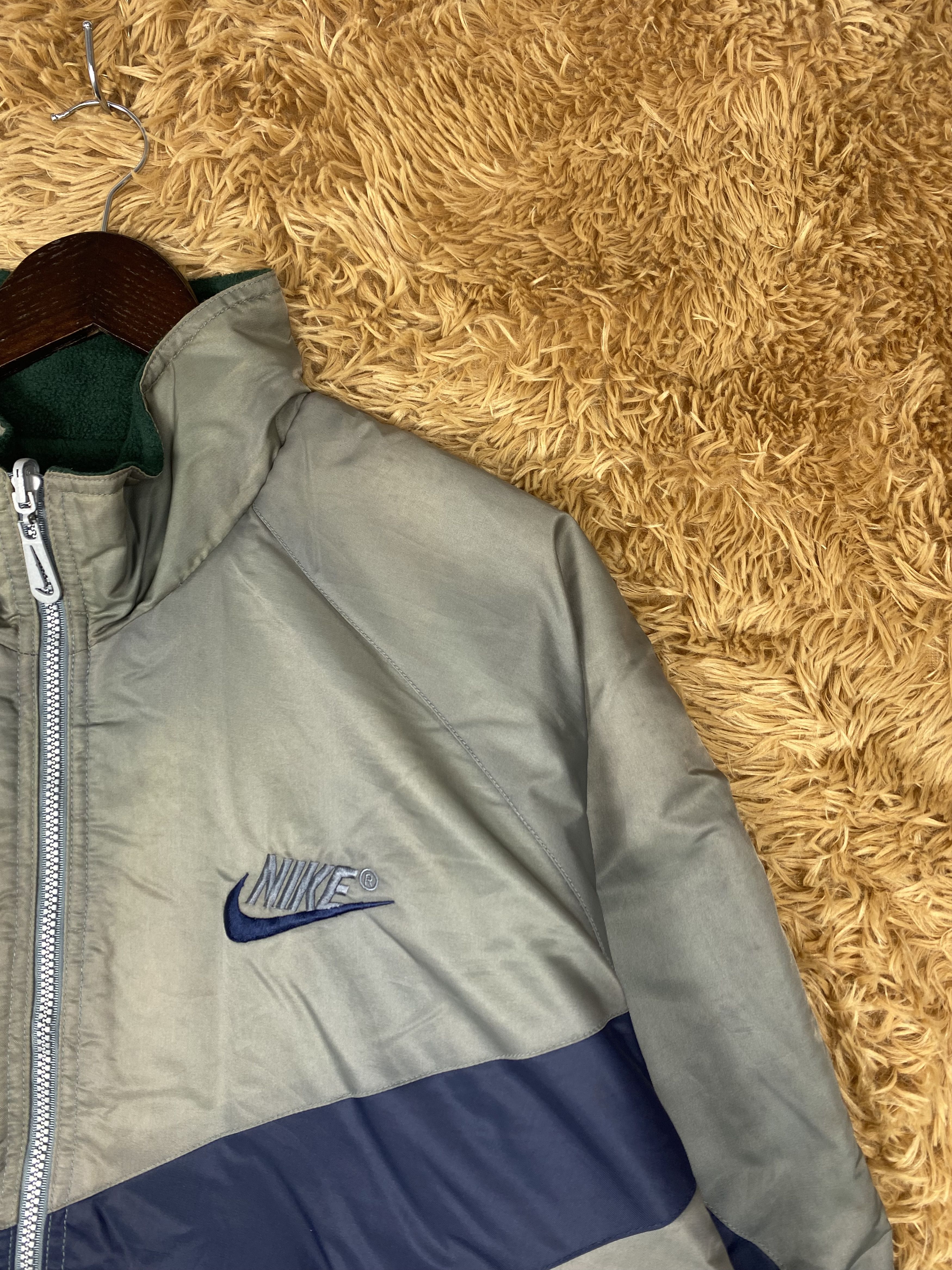 Nike Vintage Nike Swoosh Big Logo Reversible Jacket DJ0025 Size US L / EU 52-54 / 3 - 3 Thumbnail