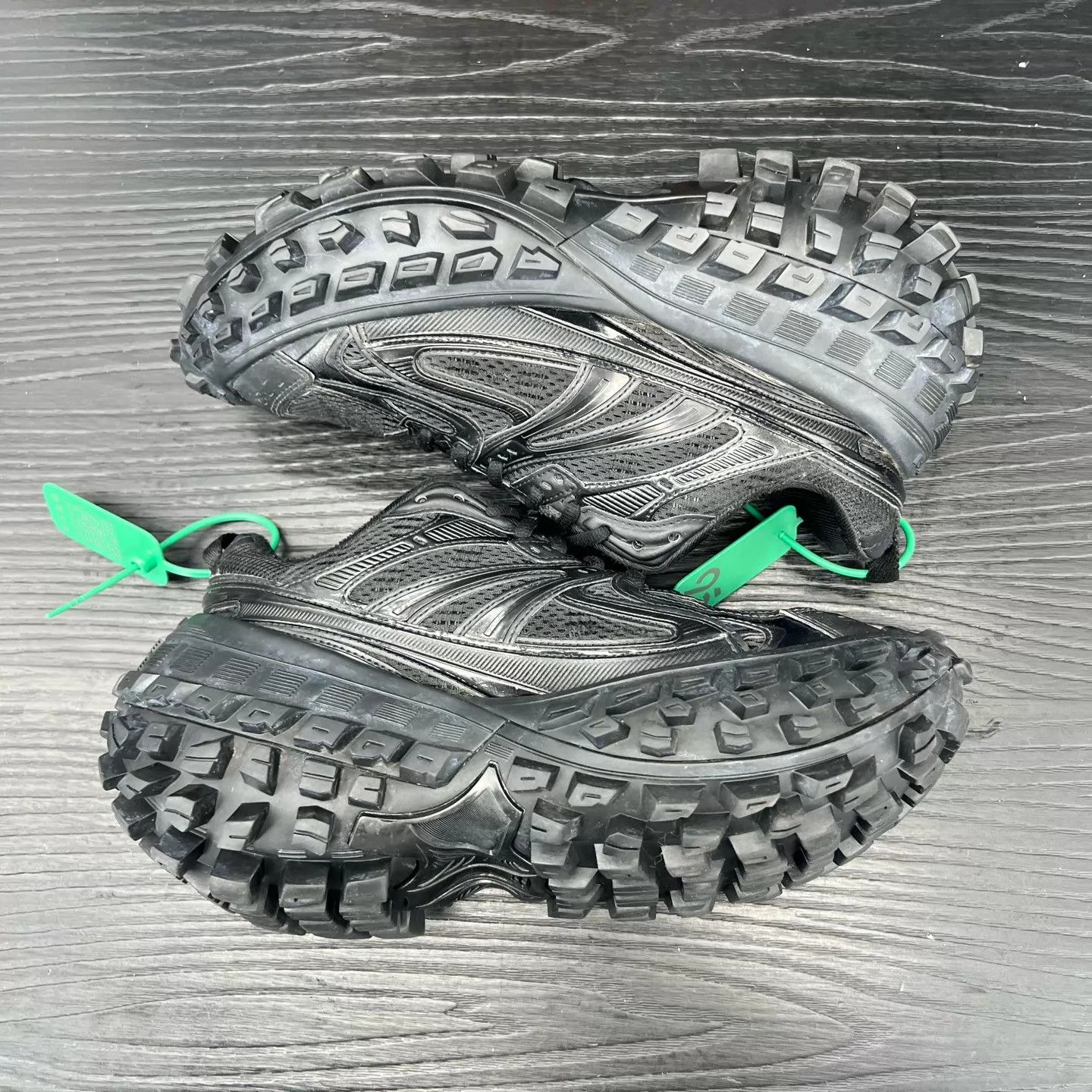 Balenciaga Balenciaga Tire Shoes Black 39 Near New Size US 6 / EU 39 - 7 Thumbnail