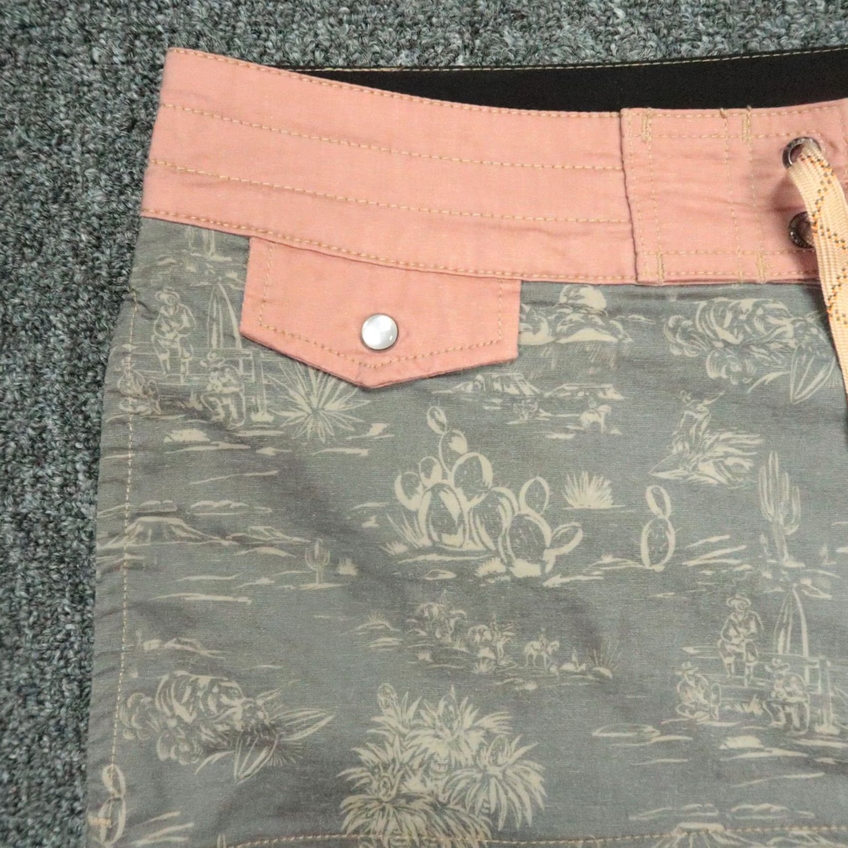Howler Brothers Howler Brothers Shorts Men 35 Tan Beige Colorblock Pockets Stretch Board Swim Bottoms 35 Mens Size US 35 - 2 Thumbnail