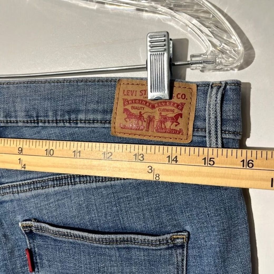 Levi's Levi's Women's Jeans Slimming Straight Blue Denim Size 30 Size 30" / US 8 / IT 44 - 5 Thumbnail