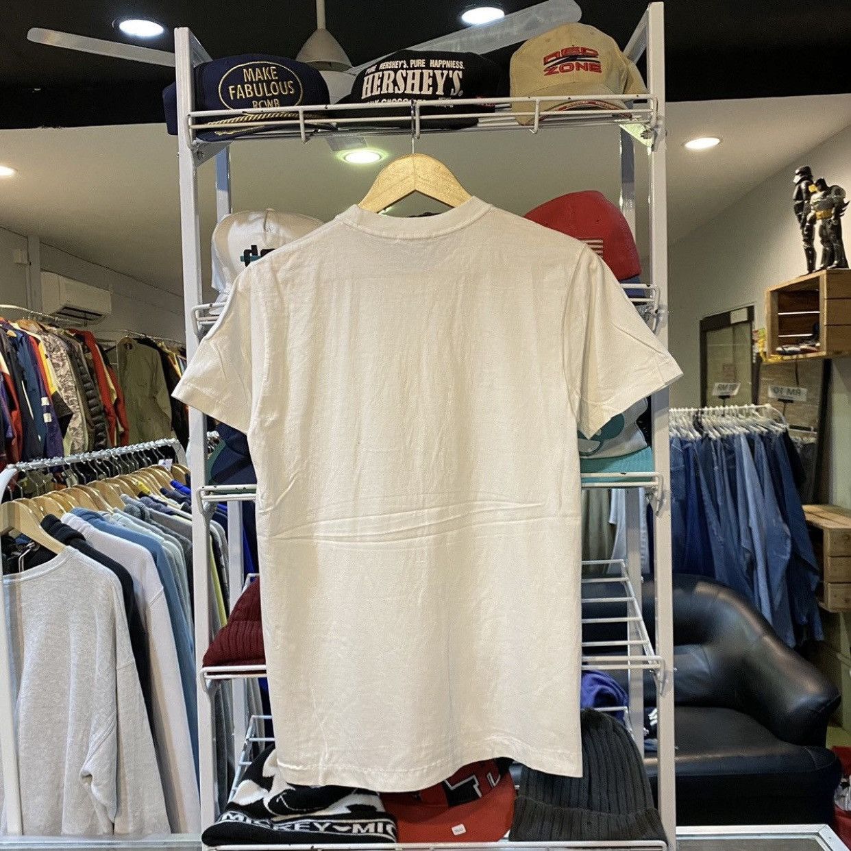 Issey Miyake Vintage Issey Miyake Thumbs Up T-Shirt - S White Good Size US S / EU 44-46 / 1 - 2 Thumbnail