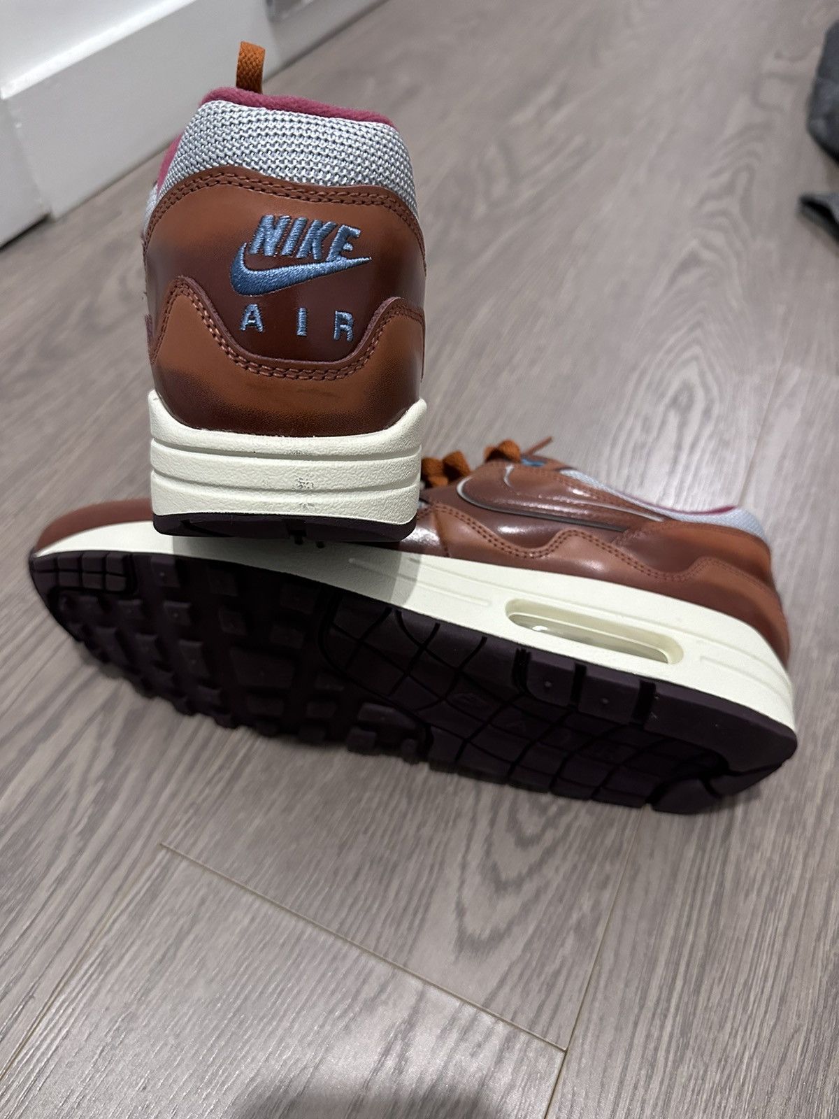 Nike × Patta Nike X Patta Air Max 1 Size US 11 / EU 44 - 4 Thumbnail