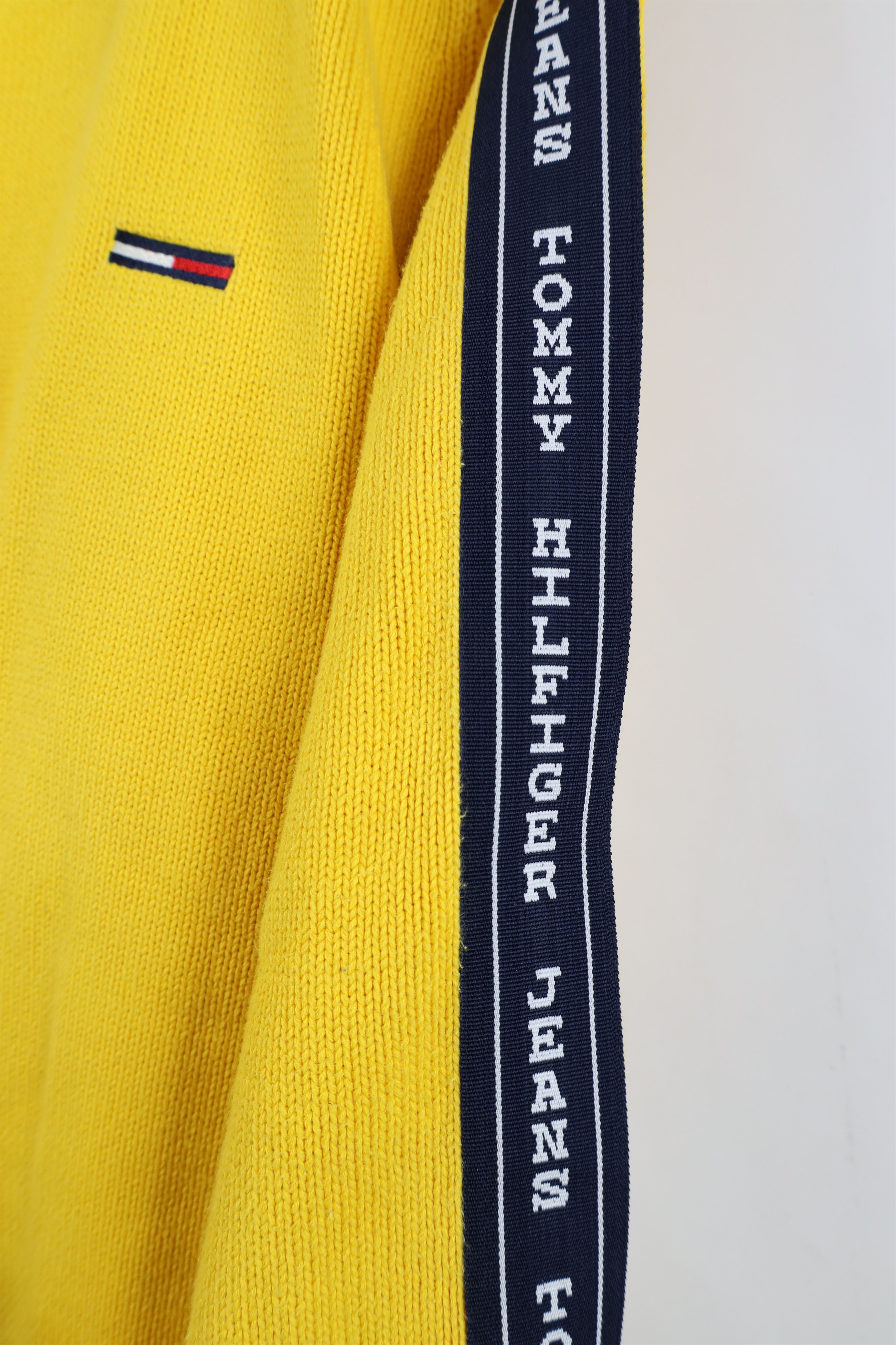 Tommy Hilfiger Vintage 90s Tommy Hilfiger Taped Logo Knit Sweater Yellow Size L / US 10 / IT 46 - 7 Thumbnail