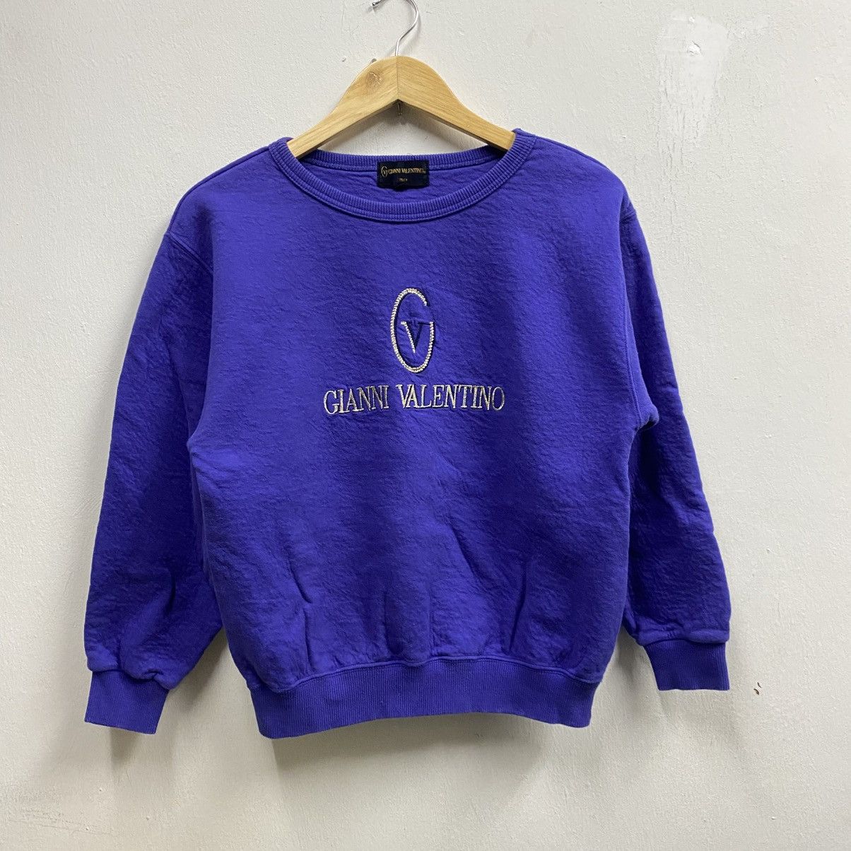 Gianni Valentino VTG Gianni Valentino purple crewneck sweatshirt embroid logo Size US XS / EU 42 / 0 - 1 Thumbnail