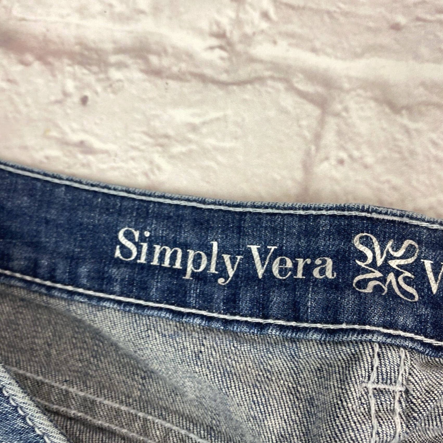 Vera Wang Vera Wang Simply Vera Womens Jeans Straight Leg Distressed Mid Rise Crop Size 12 Blue Denim 5-Pocket Mens Womens Size 34" / US 12 / IT 48 - 5 Thumbnail