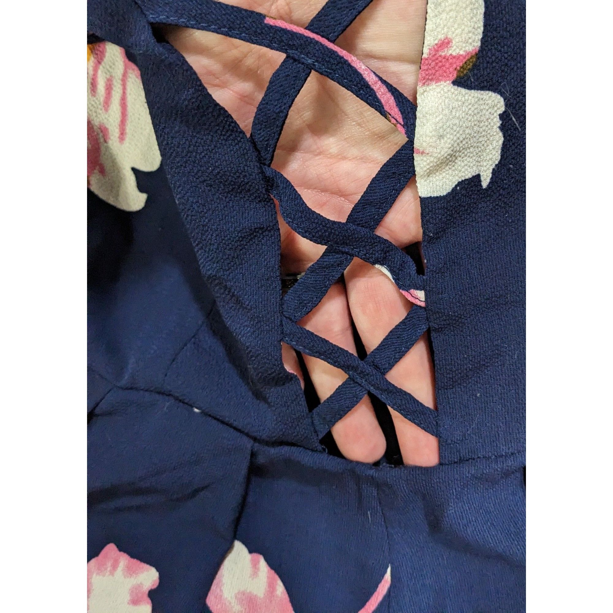 Other Coquette Beachy Navy Floral Summer Romper by Solaris Size 28" / US 6 / IT 42 - 9 Thumbnail