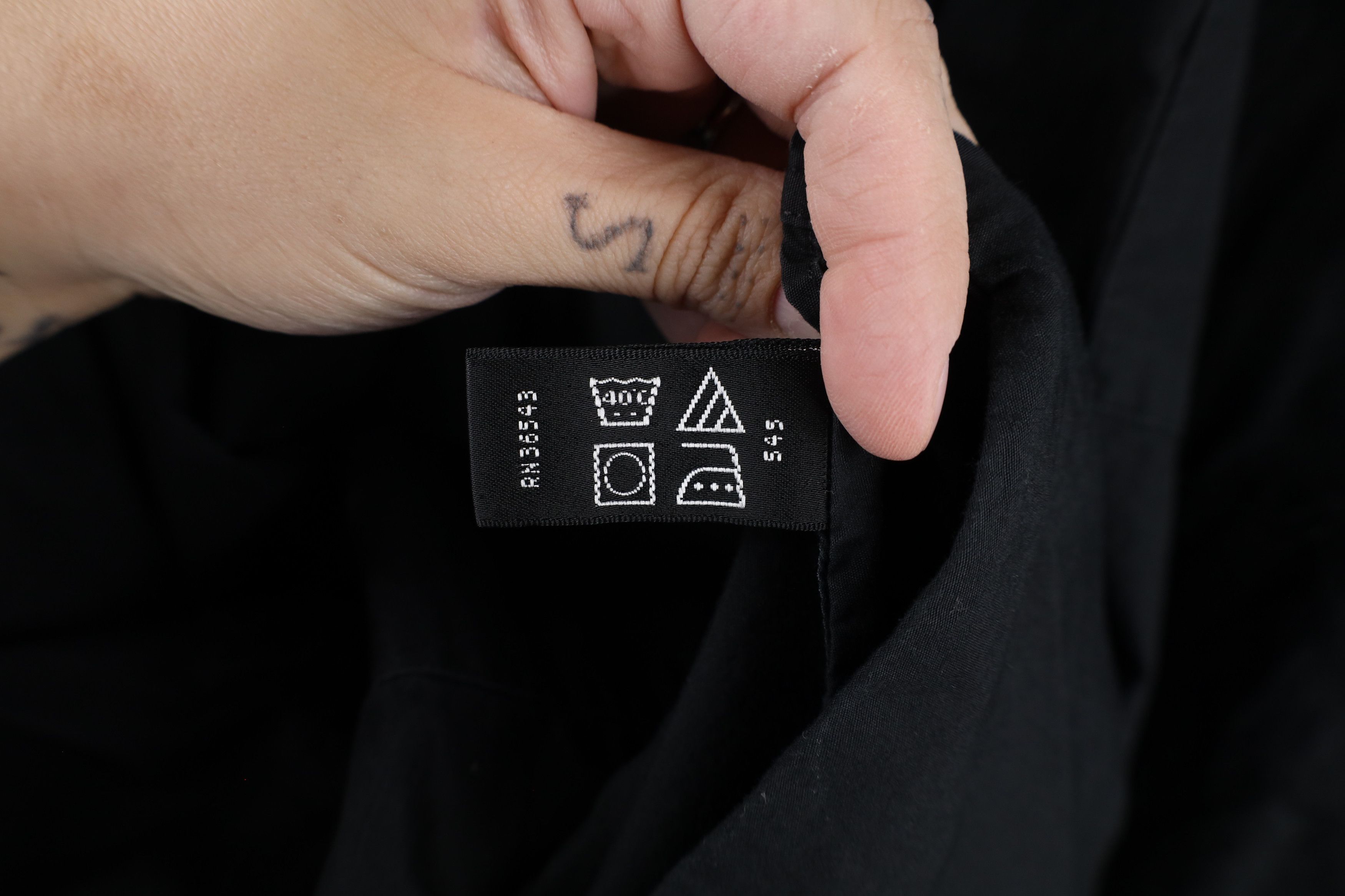 Fubu × Vintage Vintage FUBU Faded Spell Out Script Collared Button Shirt Size US L / EU 52-54 / 3 - 7 Thumbnail