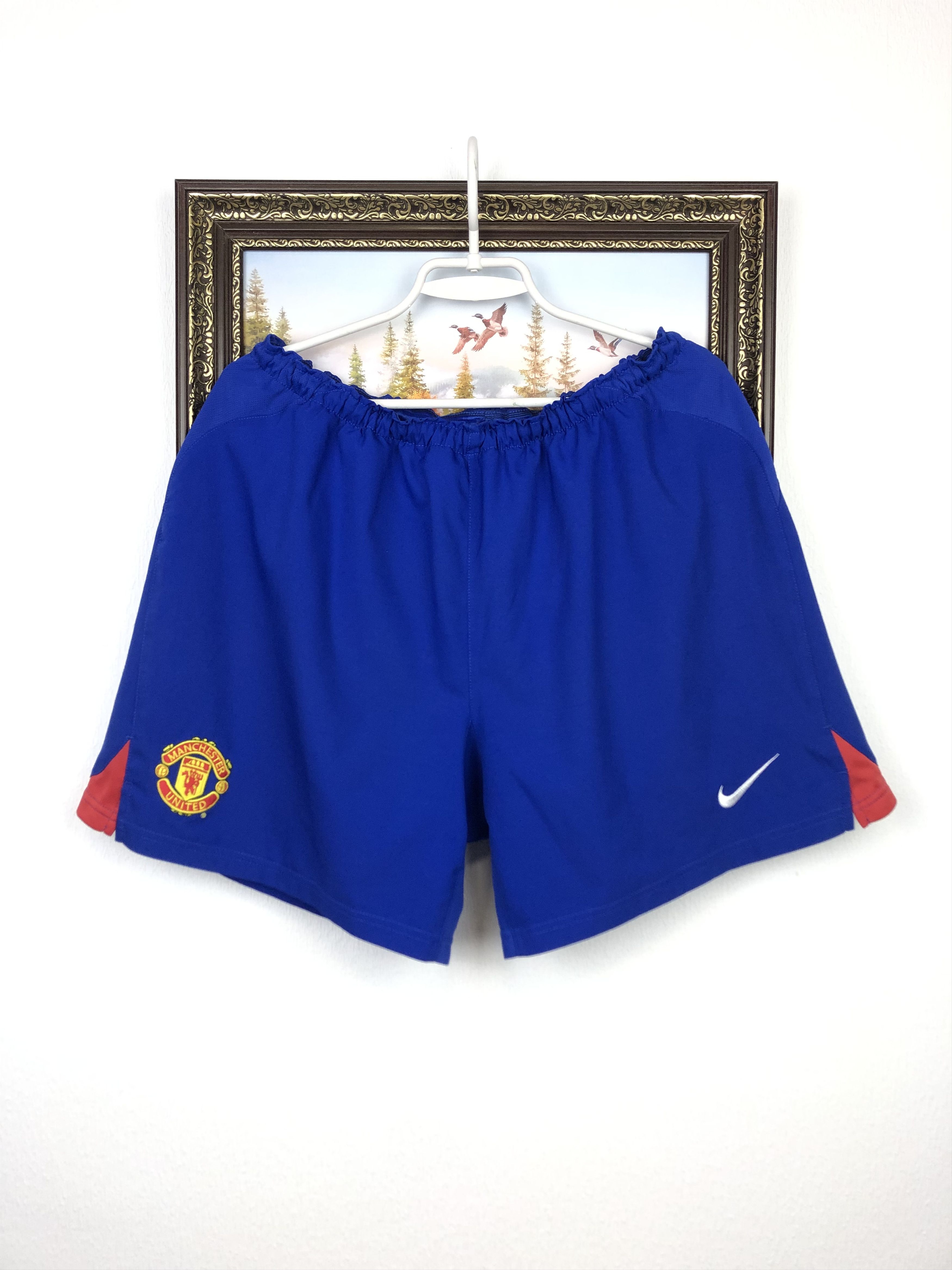 Nike Vintage Nike Manchester United Football Shorts Soccer Size L Size US 34 / EU 50 - 1 Thumbnail