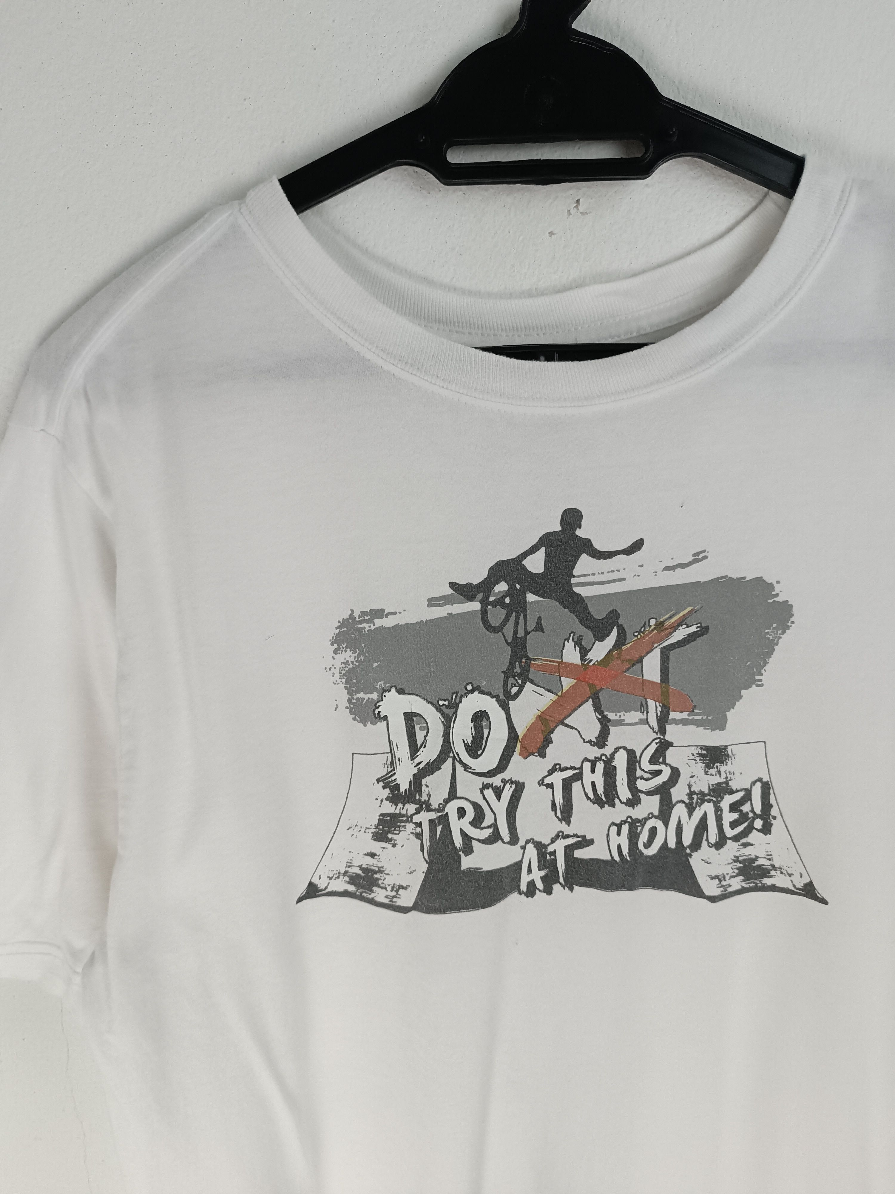 Other VINTAGE Y2K DON'T TRY THIS AT HOME BMX FREESTYLE HUMOR TEE Size US M / EU 48-50 / 2 - 8 Thumbnail