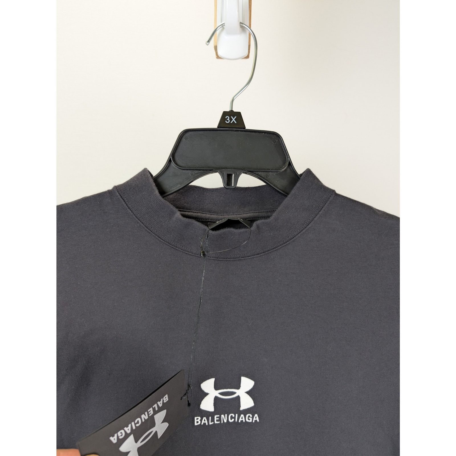 Balenciaga × Under Armour o1rshd1 Vintage Jersey Oversized T-Shirt Washed Black/White Size US M / EU 48-50 / 2 - 7 Thumbnail