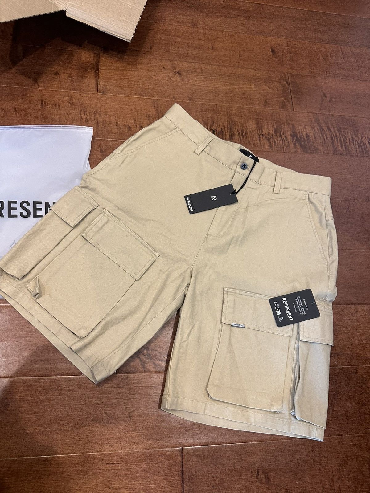 Represent Clo. Represents Rare Cargo Shorts (Large) Size US 34 / EU 50 - 1 Thumbnail