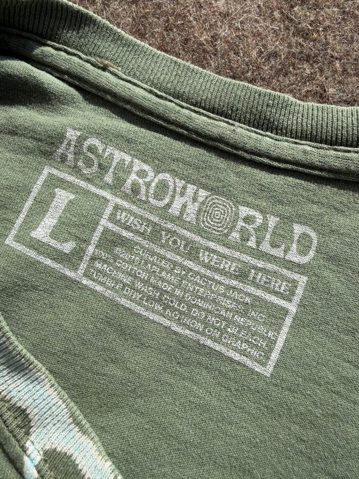 Other Astroworld Travis Scott Merch T-shirt Size US L / EU 52-54 / 3 - 8 Thumbnail