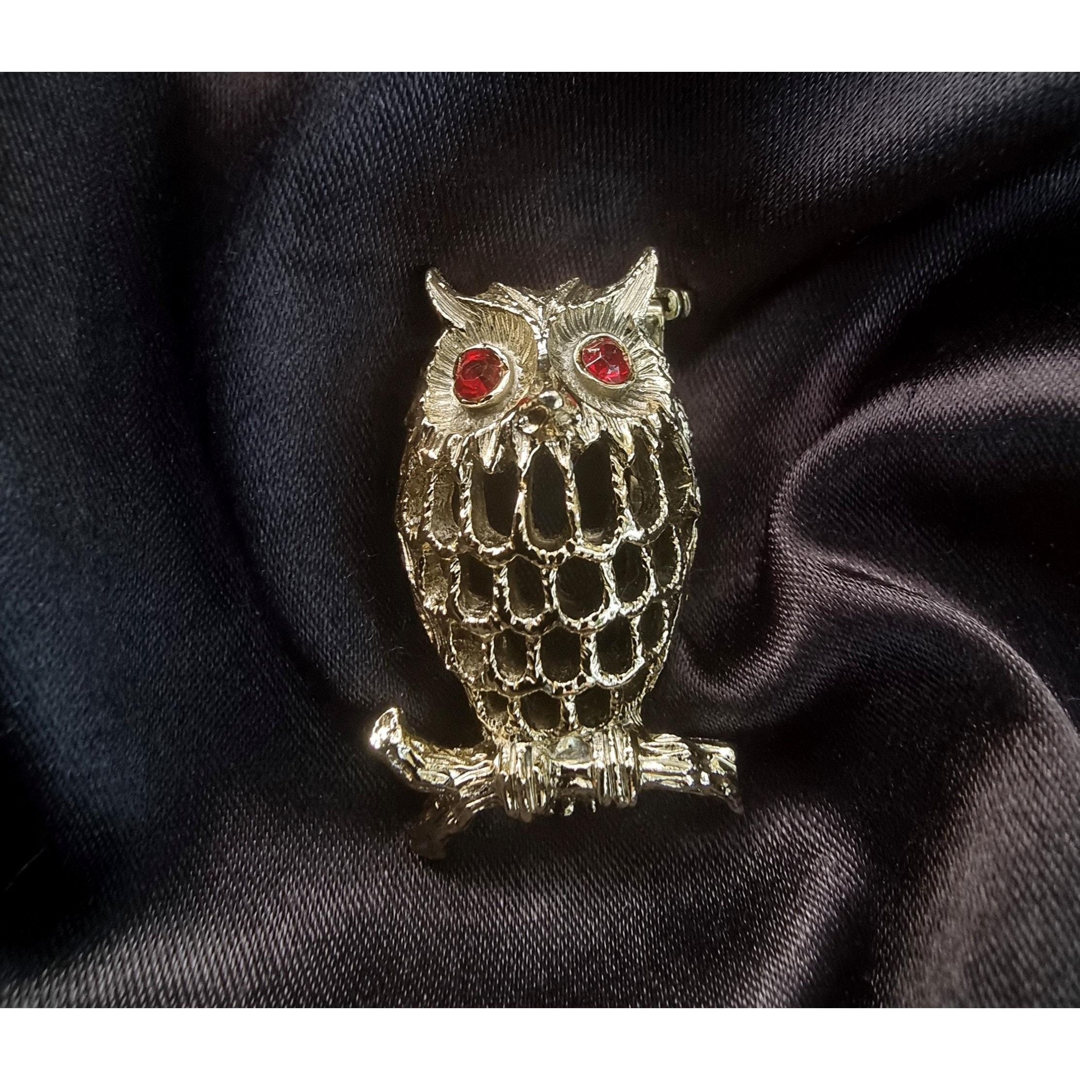 Vintage Vintage GERRYS Signed Owl Red Eyes Gold Tone Brooch Pin Size ONE SIZE - 1 Thumbnail