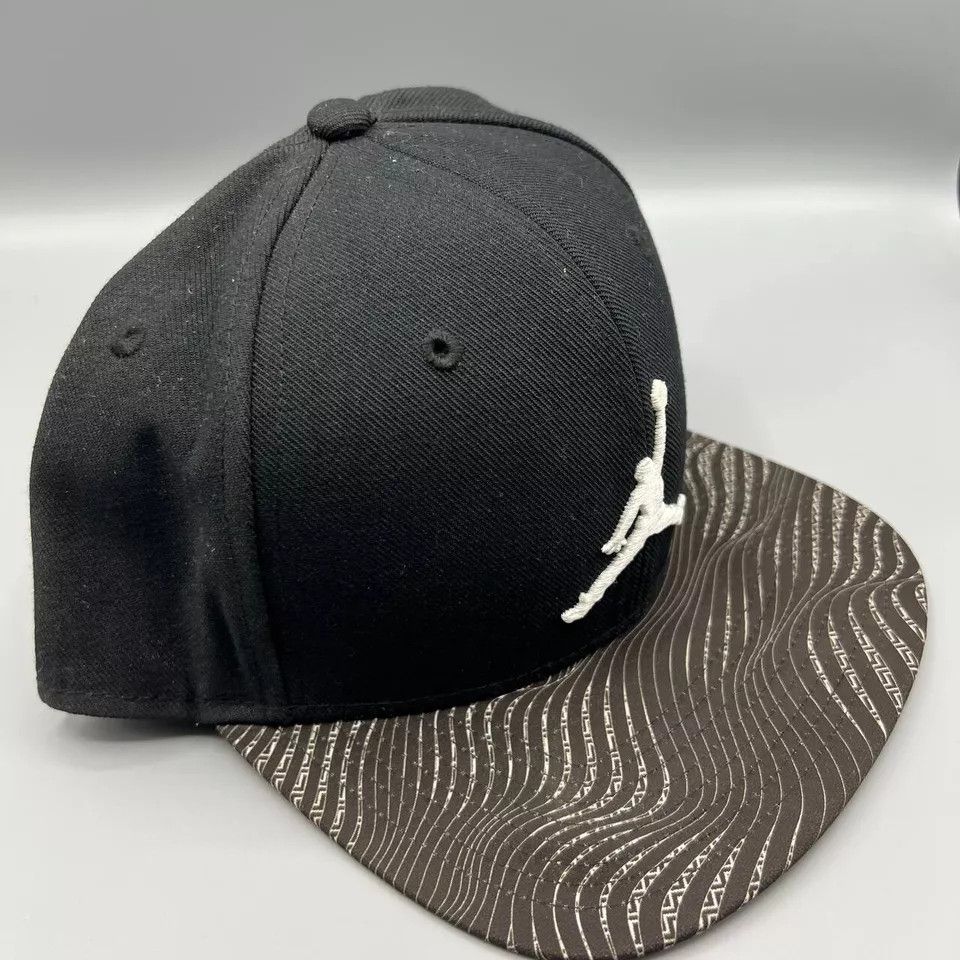 Jordan Brand Air Jordan Hat Men Retro Embroidered Logo Snap Back Cap Size ONE SIZE - 3 Thumbnail