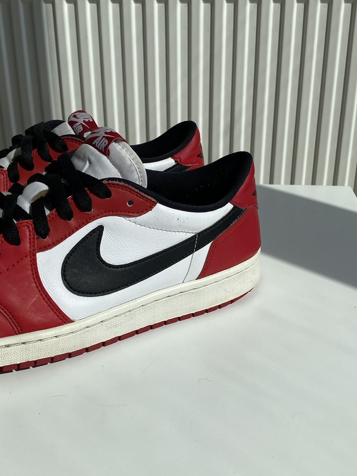 Jordan Brand 2016 Nike Jordan 1 Low Retro Chicago Size US 13 / EU 46 - 4 Thumbnail