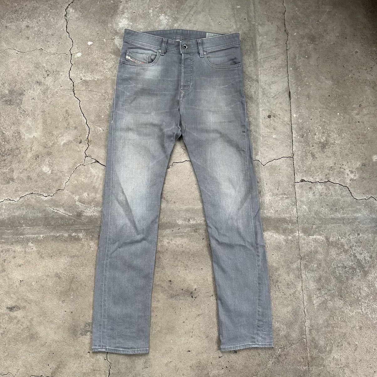 Diesel Diesel ‘Buster’ waxed style Tapered Denim 30x32 Size US 30 / EU 46 - 1 Thumbnail