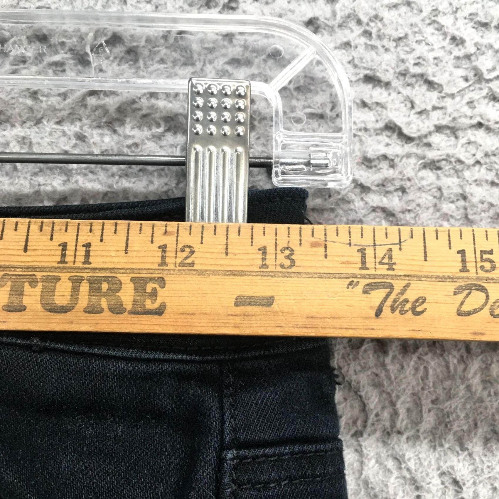 American Eagle Outfitters Nike American Eagle Outfitters Hot Pants Shorts Womens 2 Black Distressed Stretch Denim Casual Activewear 90s? Size 26" / US 2 / IT 38 - 4 Thumbnail