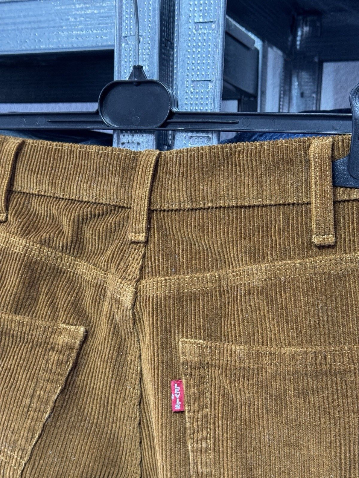 Levi's LEVIS Levi’s Premium Single Knee Velvet Pant W30 L32 Size US 30 / EU 46 - 5 Thumbnail