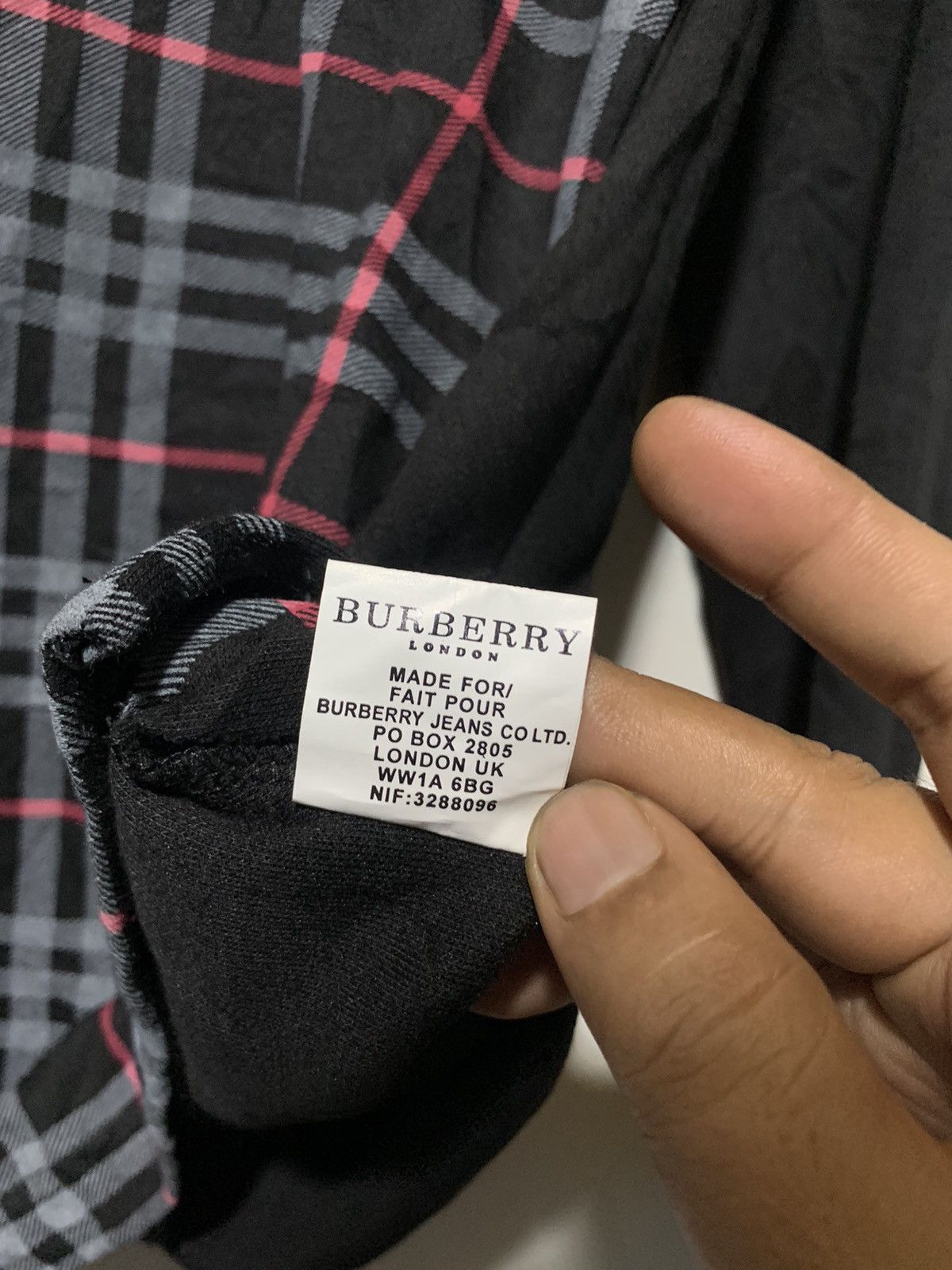 Burberry Vintage Burberry London black novacheck longsleeve polos Size US M / EU 48-50 / 2 - 7 Thumbnail