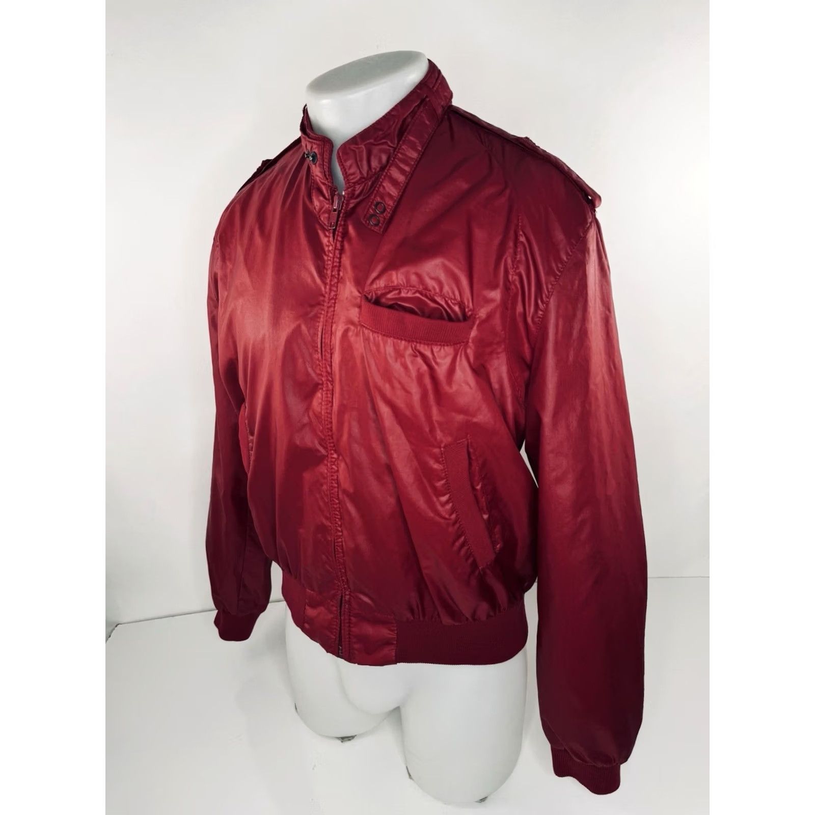 Vintage VINTAGE Silton Discovery California Members Only Style Mens Jacket L Maroon Nylon Zip Size US L / EU 52-54 / 3 - 3 Thumbnail