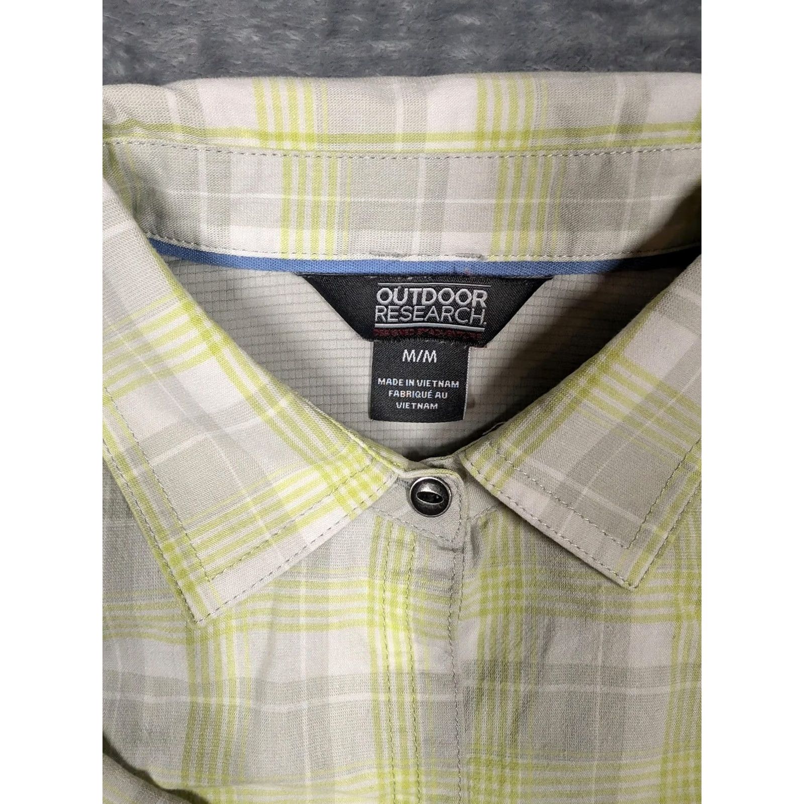Outdoor Research VINTAGE Outdoor Research Shirt Mens M Green Plaid Button Up Long Sleeve Zip Pocket Size US M / EU 48-50 / 2 - 5 Thumbnail