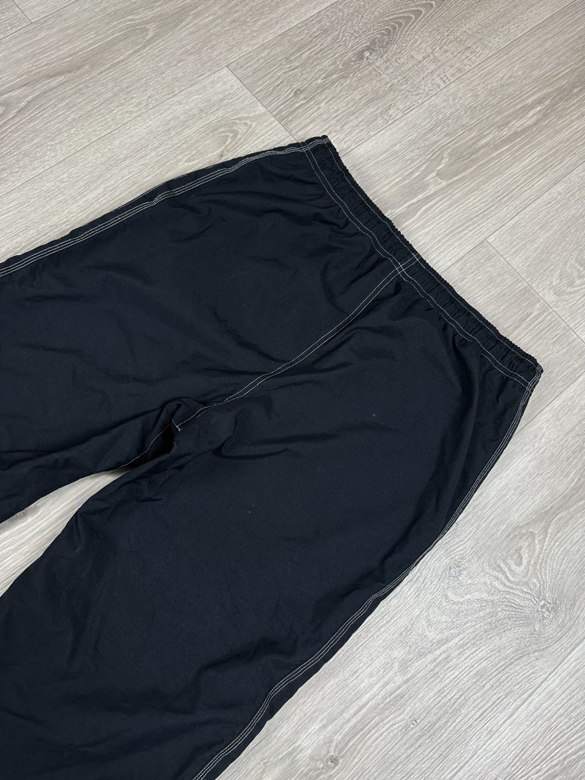 Nike × Vintage Y2K Nike Vintage Nylon Shorts Swoosh Size L Size US 33 - 6 Thumbnail