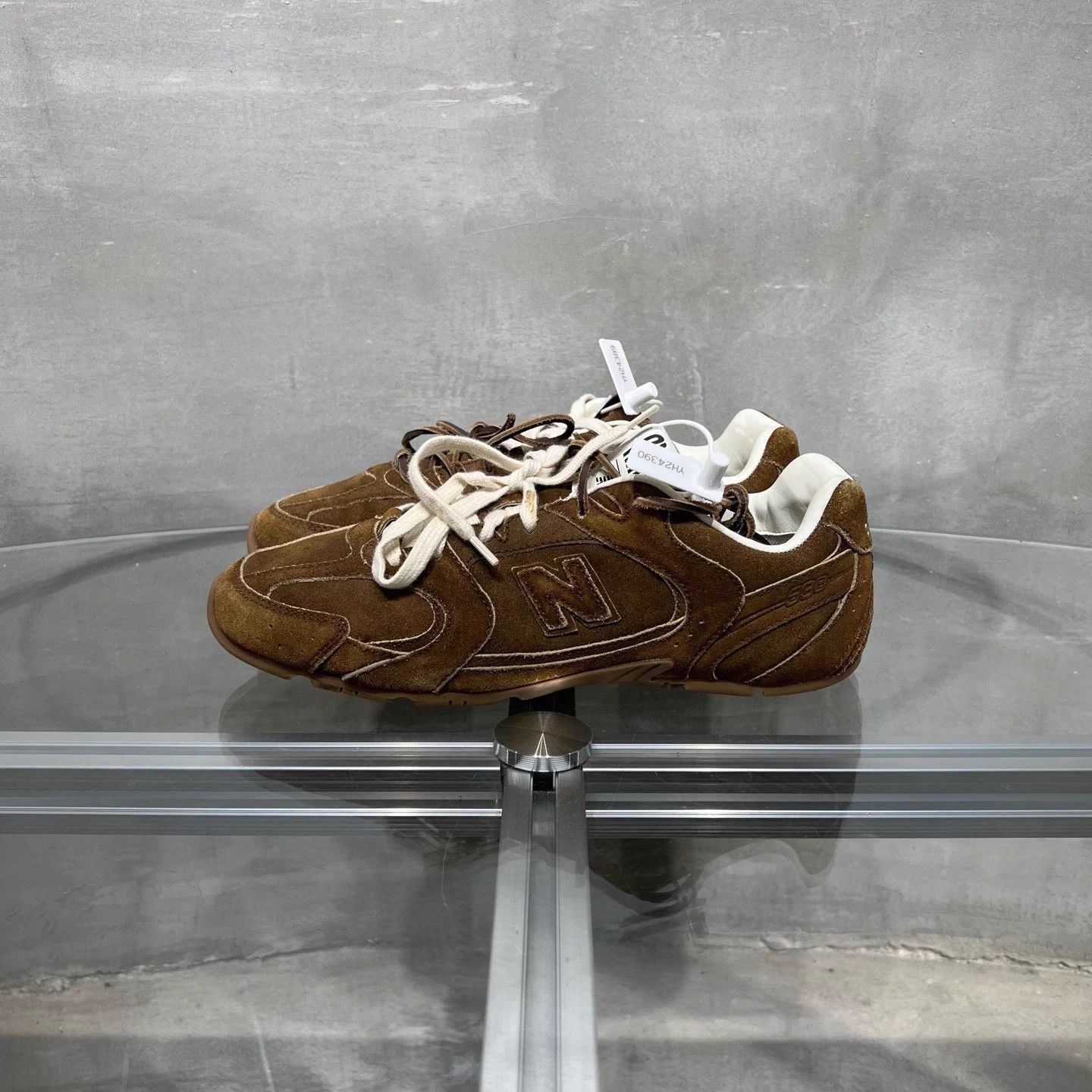 Miu Miu Miu Miu x New Balance Brown Suede Decon Trainer 41 Size US 8 / EU 41 - 3 Thumbnail