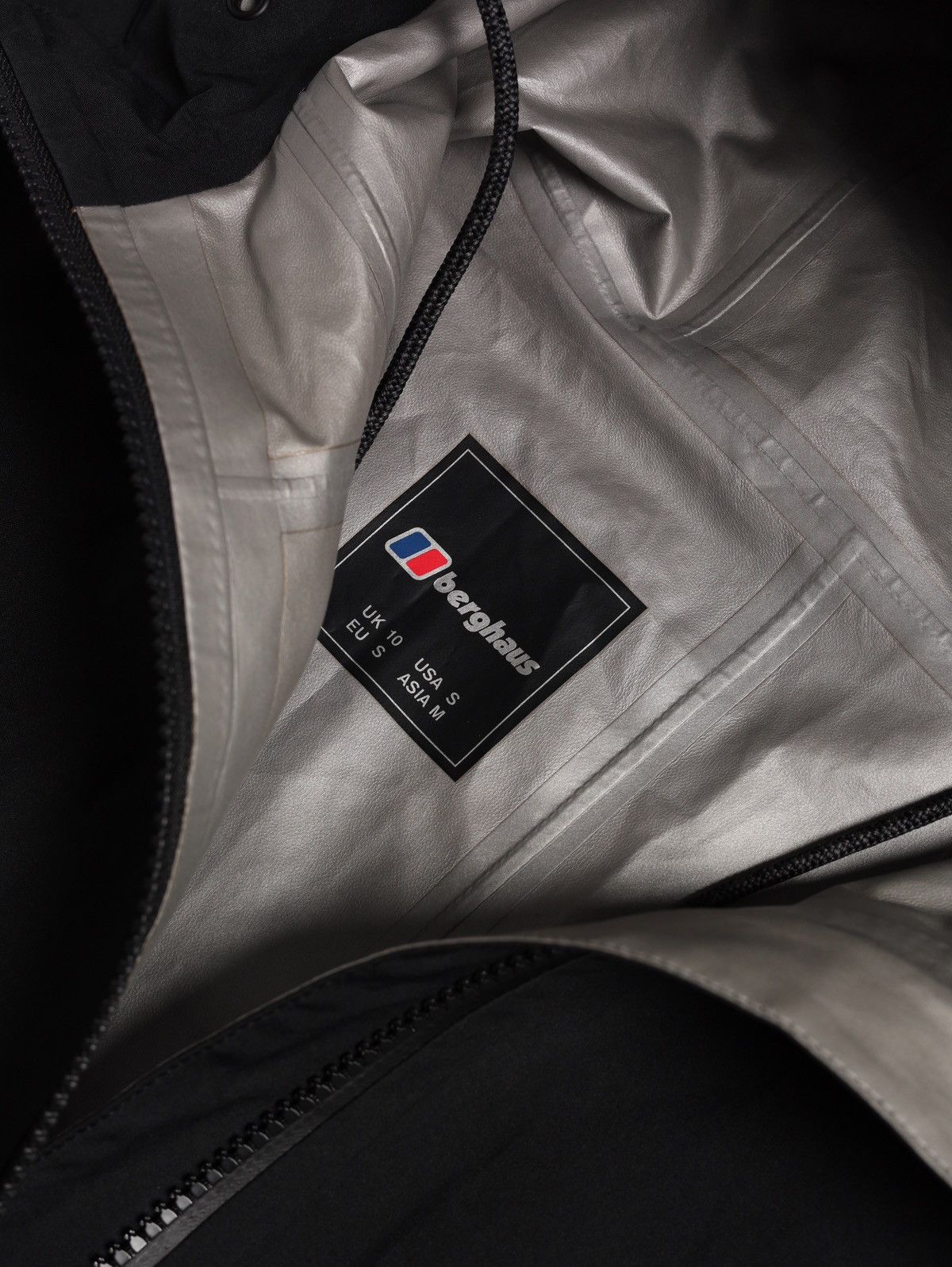 Berghaus Berghaus Gore Tex Black Light Long Jacket Windbreaker Rain Size S / US 4 / IT 40 - 10 Thumbnail
