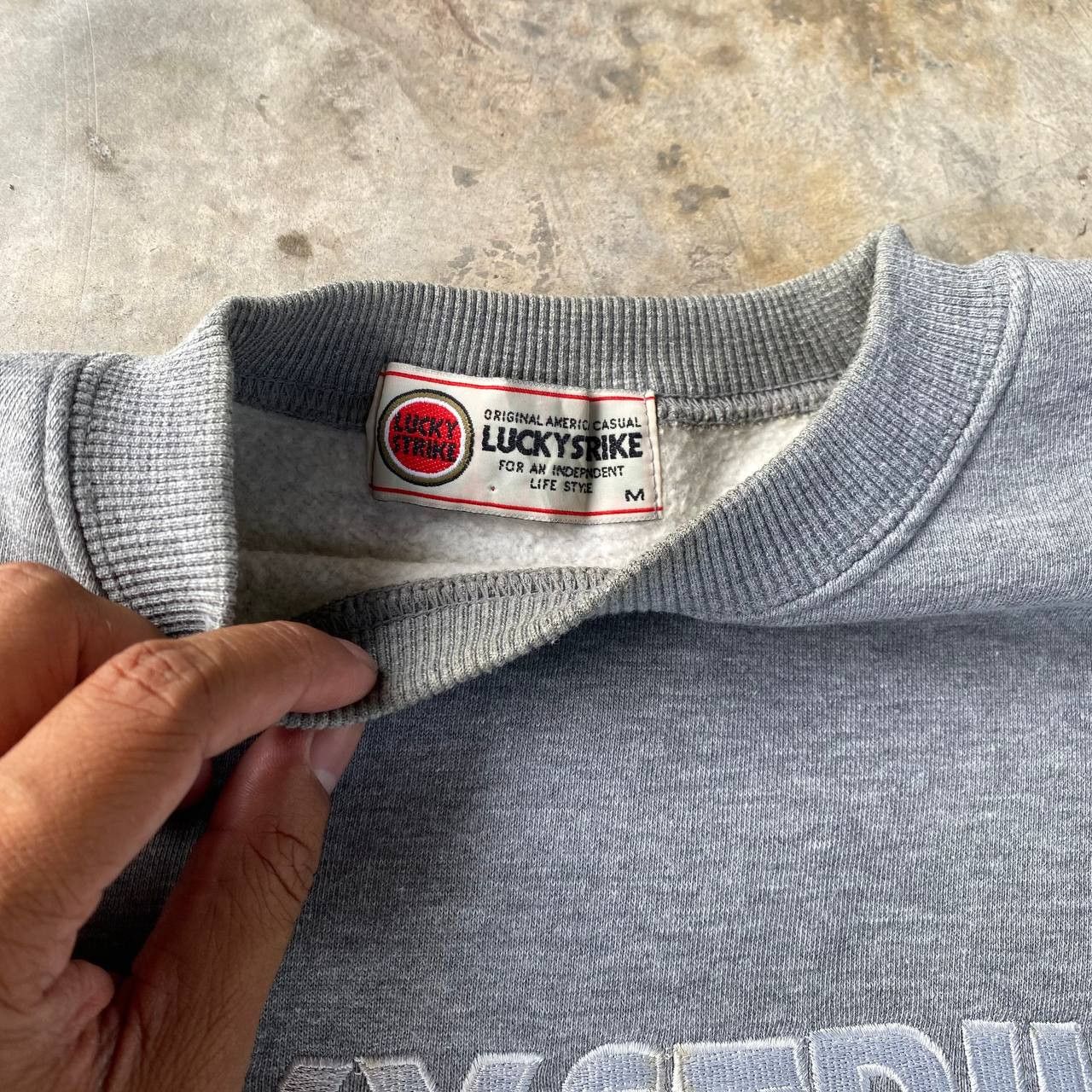 Vintage VINTAGE LUCKY STRIKE CREWNECK JUMPER EMBROIDERED Size US M / EU 48-50 / 2 - 9 Thumbnail