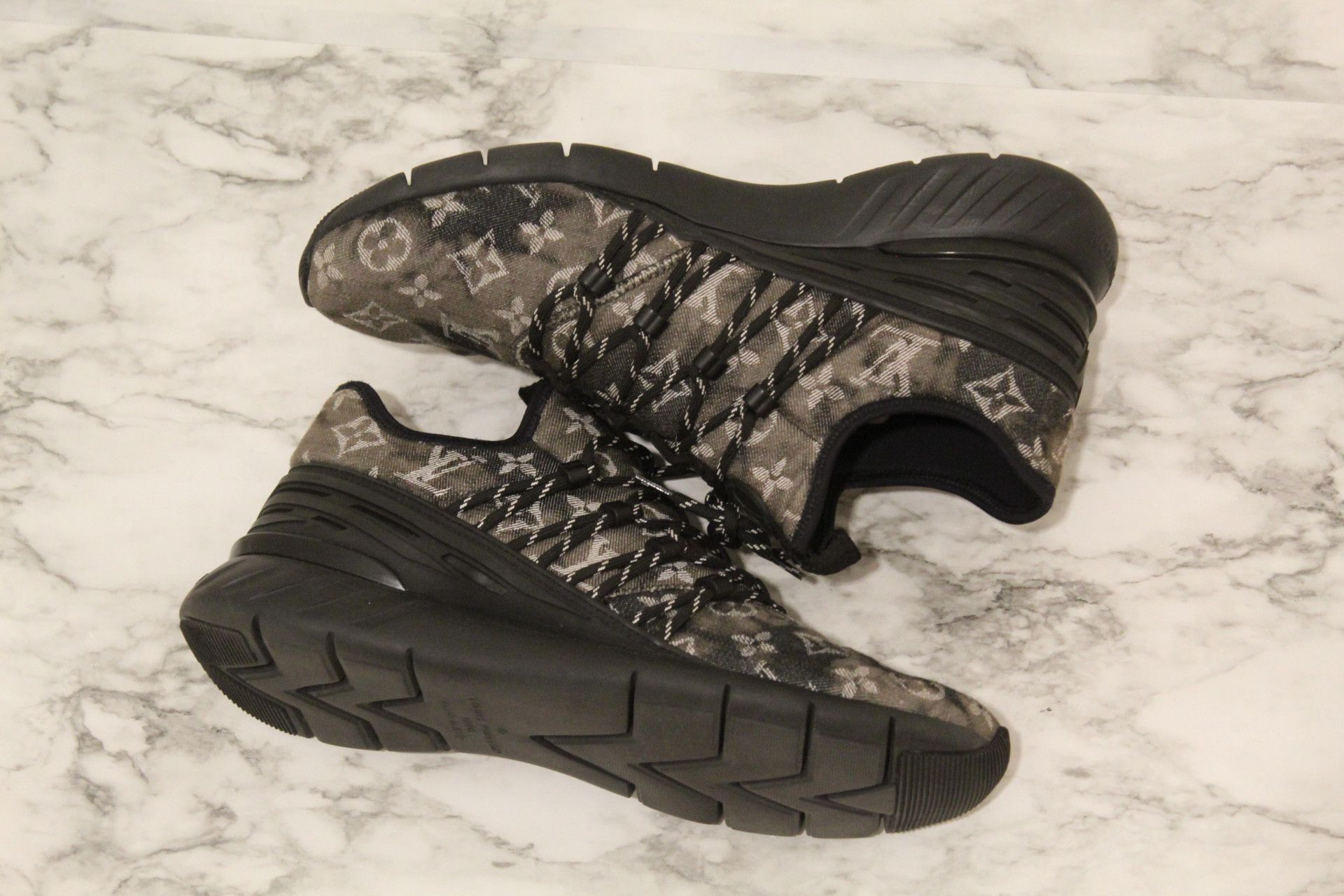 Louis Vuitton Louis Vuitton Fastlane Monogram Sneakers Black Denim Size US 9.5 / EU 42-43 - 6 Thumbnail