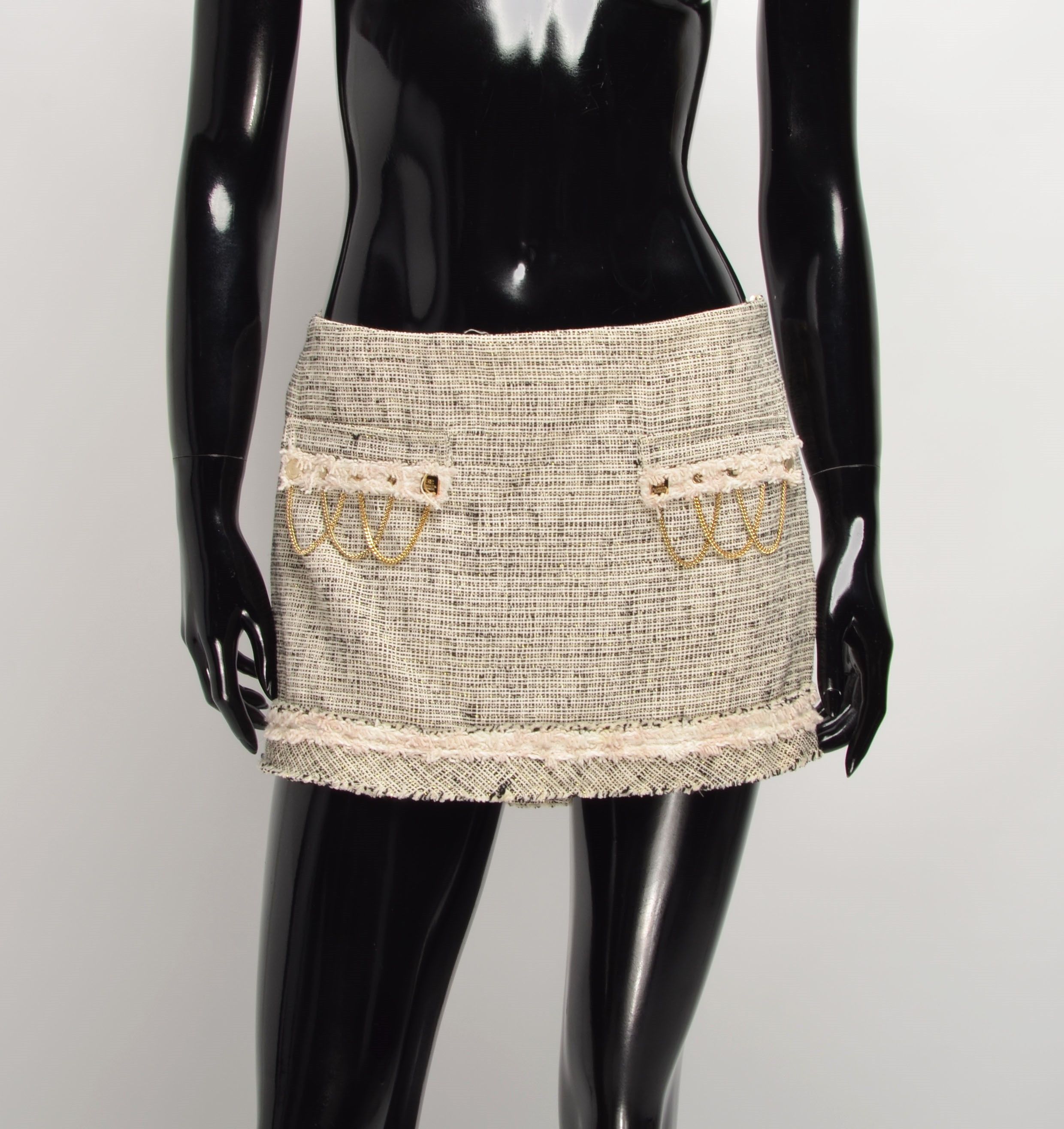 Elisabetta Franchi Elisabetta Franchi Mini Tweed Skirt Size 30" / US 8 / IT 44 - 1 Thumbnail