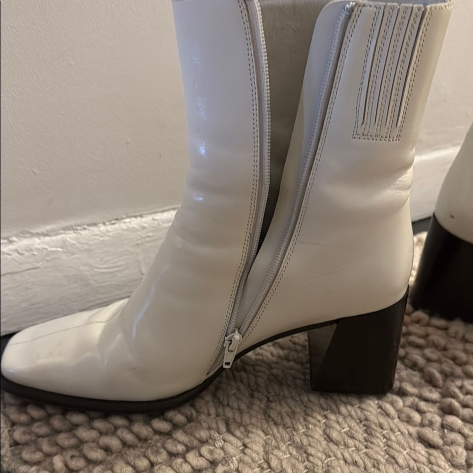 Jeffrey Campbell NWT Jeffrey Campbell White Ankle Boots Size 9 Size US 9 / IT 39 - 5 Thumbnail