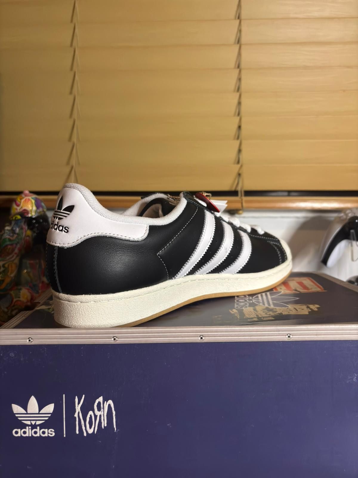 Adidas Adidas Superstar Korn 30th Anniversary edition in Core Black Size US 10 / EU 43 - 5 Thumbnail