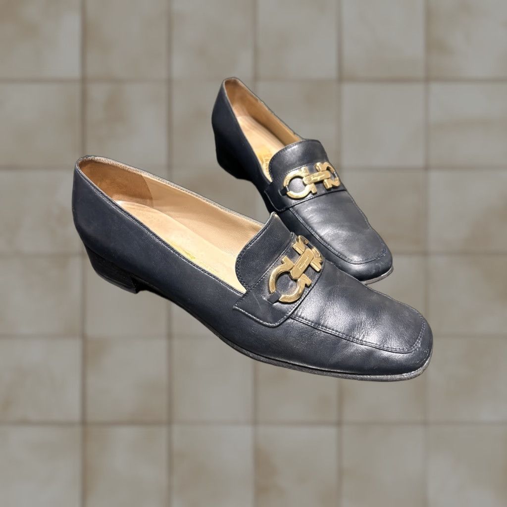Salvatore Ferragamo **Ferragamo Blue Women's Classic Loafer 8.5 Navy Leather** User: **Ferragamo Blue Women's Classic Loafer Size 8.5 Leather** Size US 9 / IT 39 - 1 Thumbnail