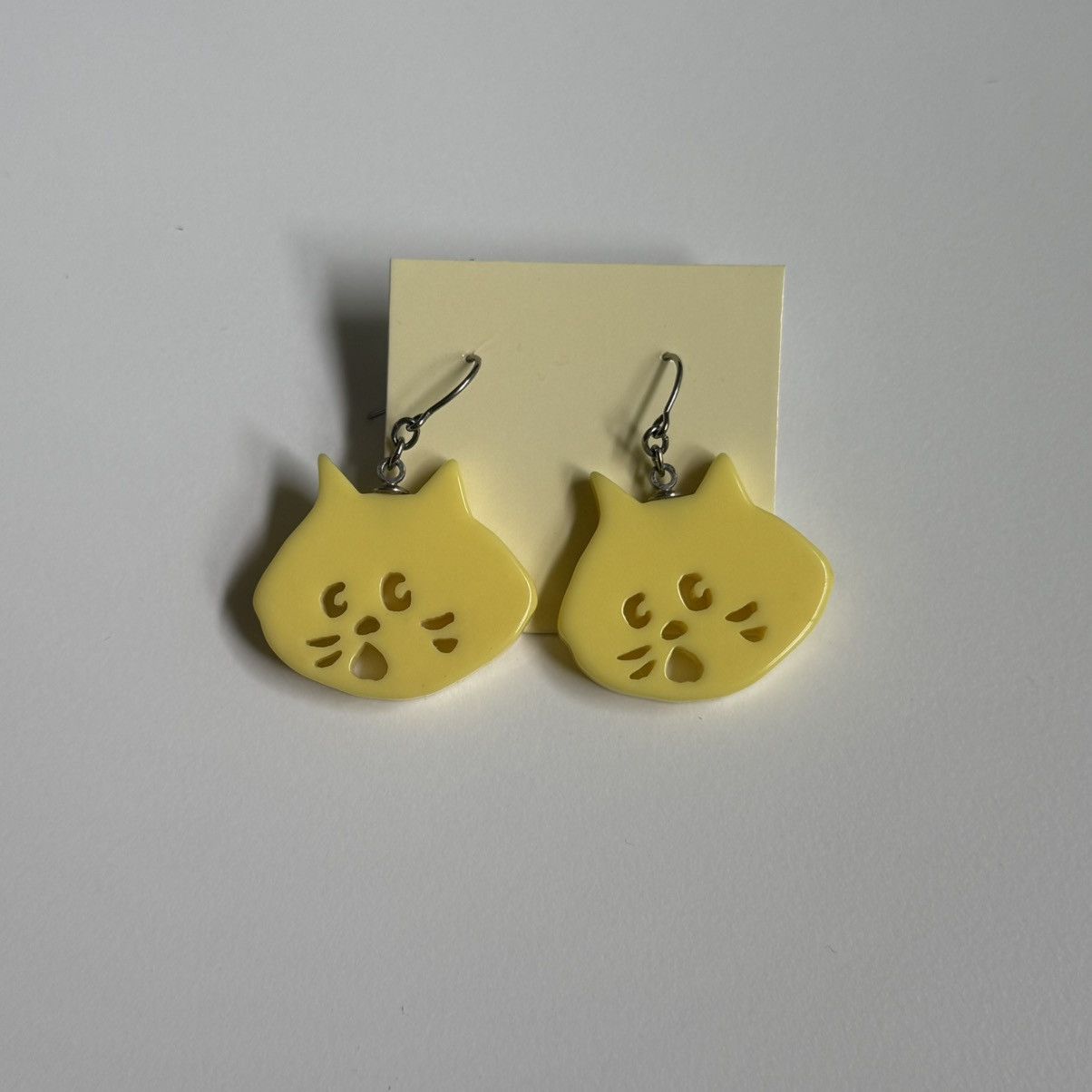Ne-Net Ne-net Nya cat yellow earrings Size ONE SIZE - 1 Thumbnail