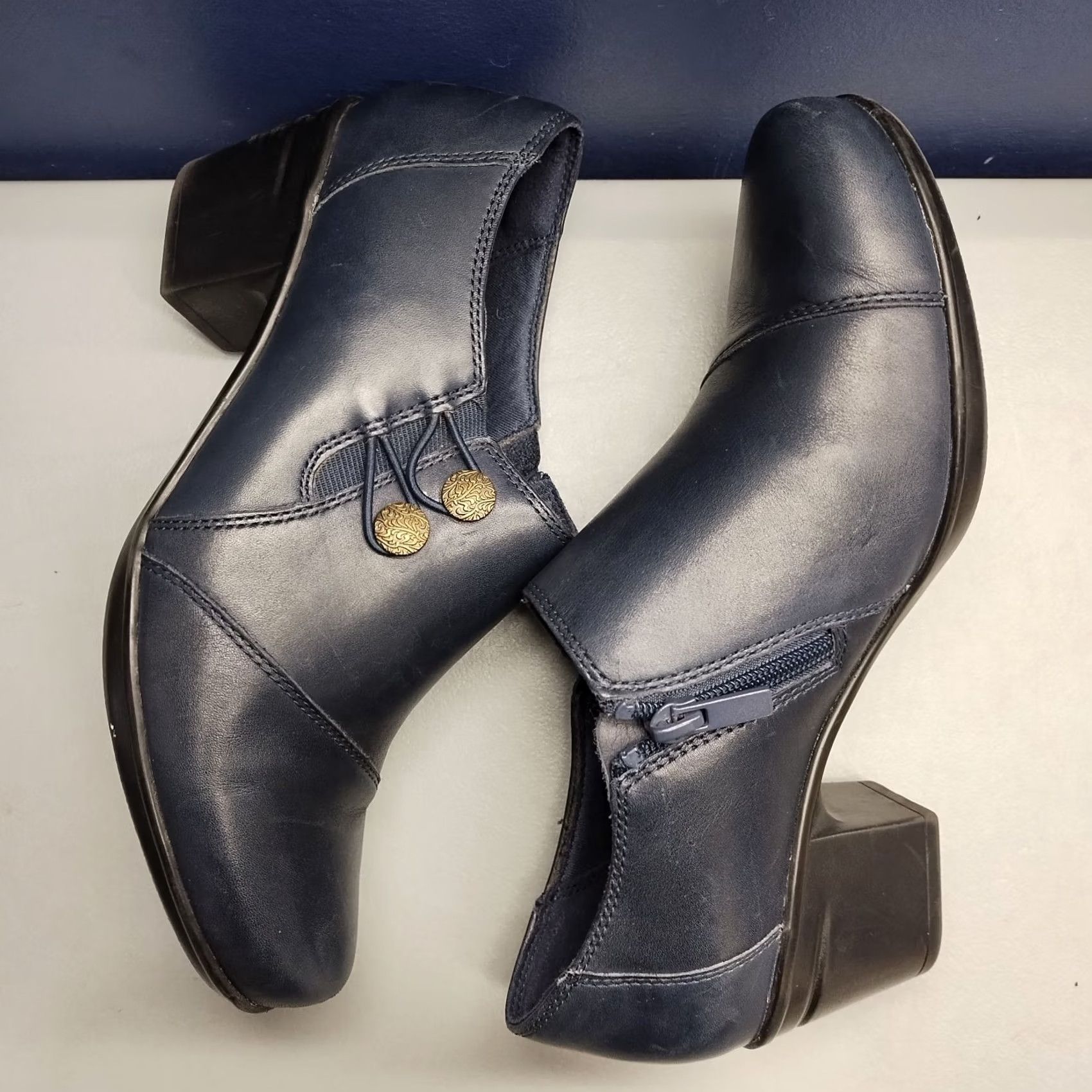 Clarks Clarks Warren Bootie Womens Size 8 Blue Pre-owned Cushioned Comfort Side Zip Winter Fall Boots Size US 8 / IT 38 - 3 Thumbnail